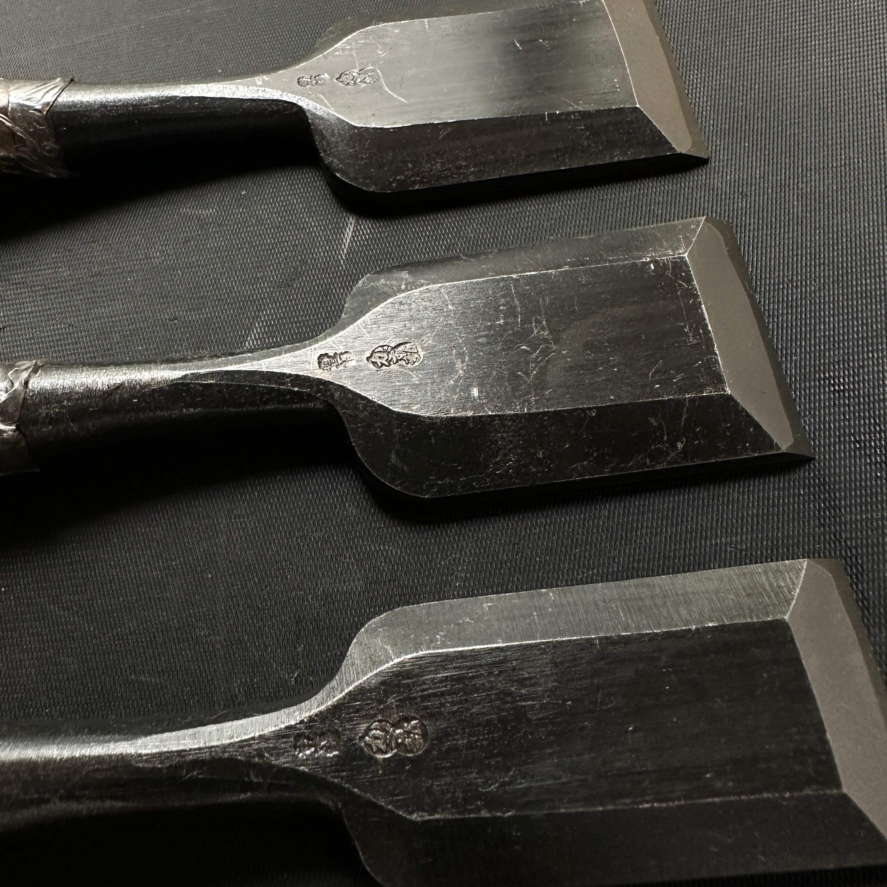 Kazuhirro Old stock Bench chisels set by Endou Kazuo 遠藤一雄作 かず弘 追入5本組鑿 Oiirenomi