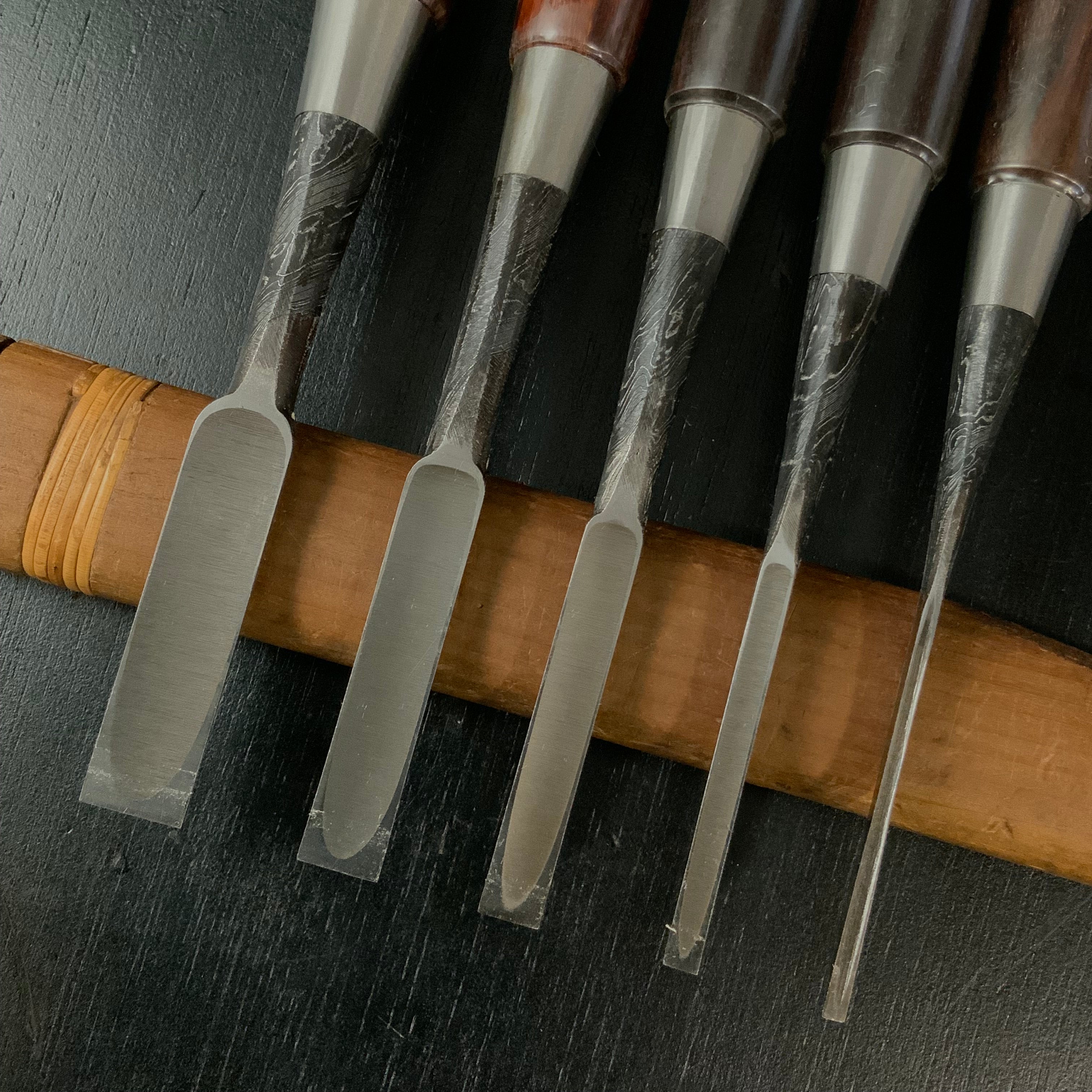 Tasai Mokume Special Bench chisels set with Rosewood handle 田斎作 木目造り 追入組鑿 5本組 紫檀柄