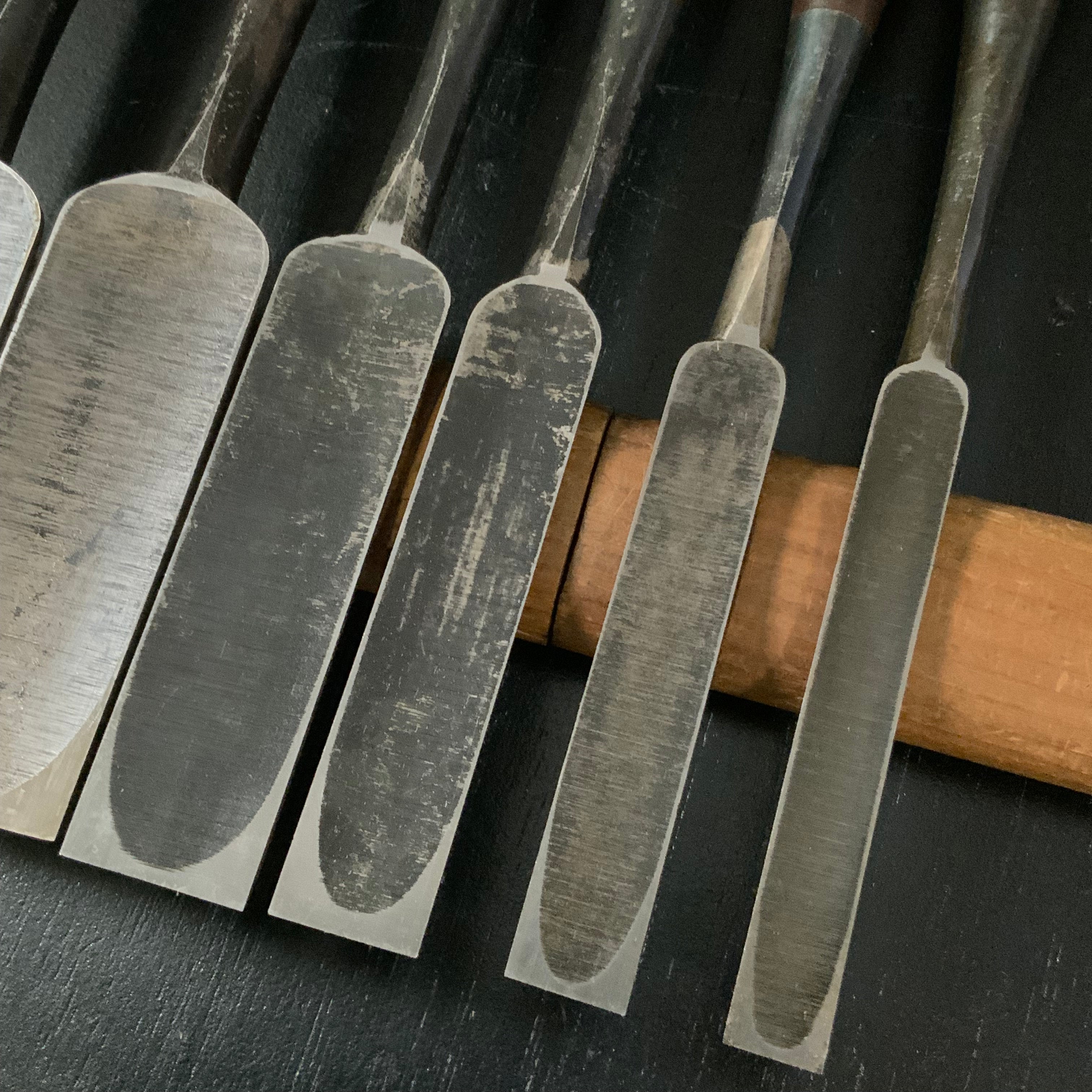 Iwazaki Paring chisels (Usunomi) by Iwazaki Eisuke 岩崎永祐作 岩崎 面取薄鑿 usunomi