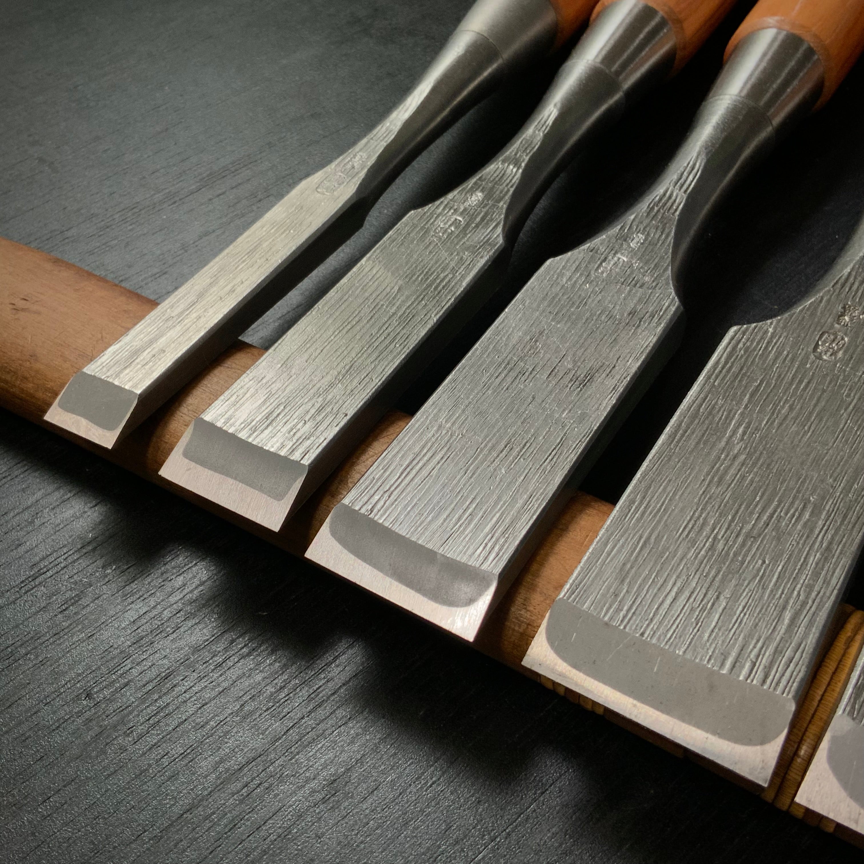 Old stock Sukemaru 3rd Damekiri chisels set with Triple ura 掘出し物 三代助丸作 碓氷金三郎氏 ダメ切り5本組鑿 Damekirinomi