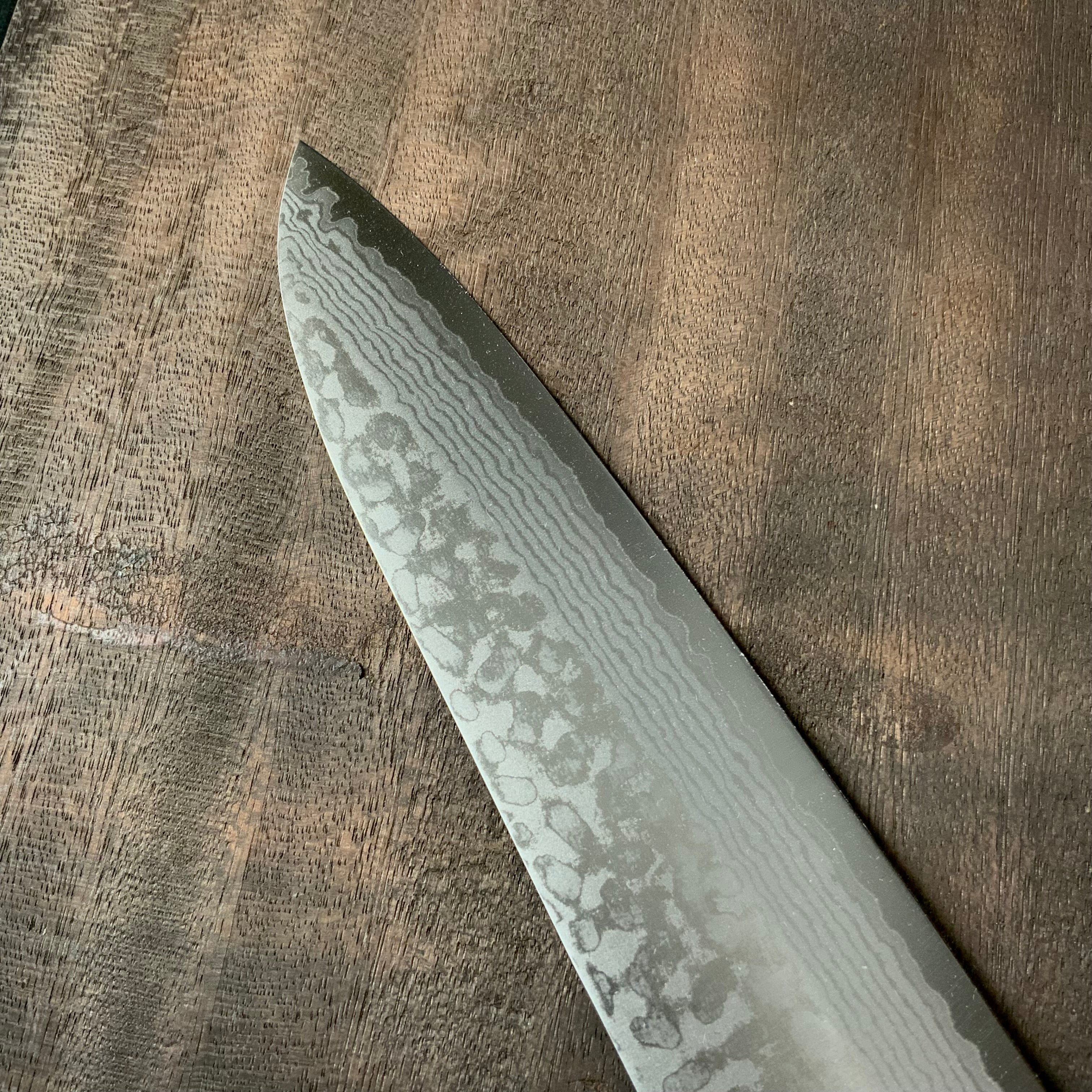 Haku-un Gyuto knife with a 17-layer stainless steel cladding 本鍛造白雲 V金10号口金付積層牛刀 180mm