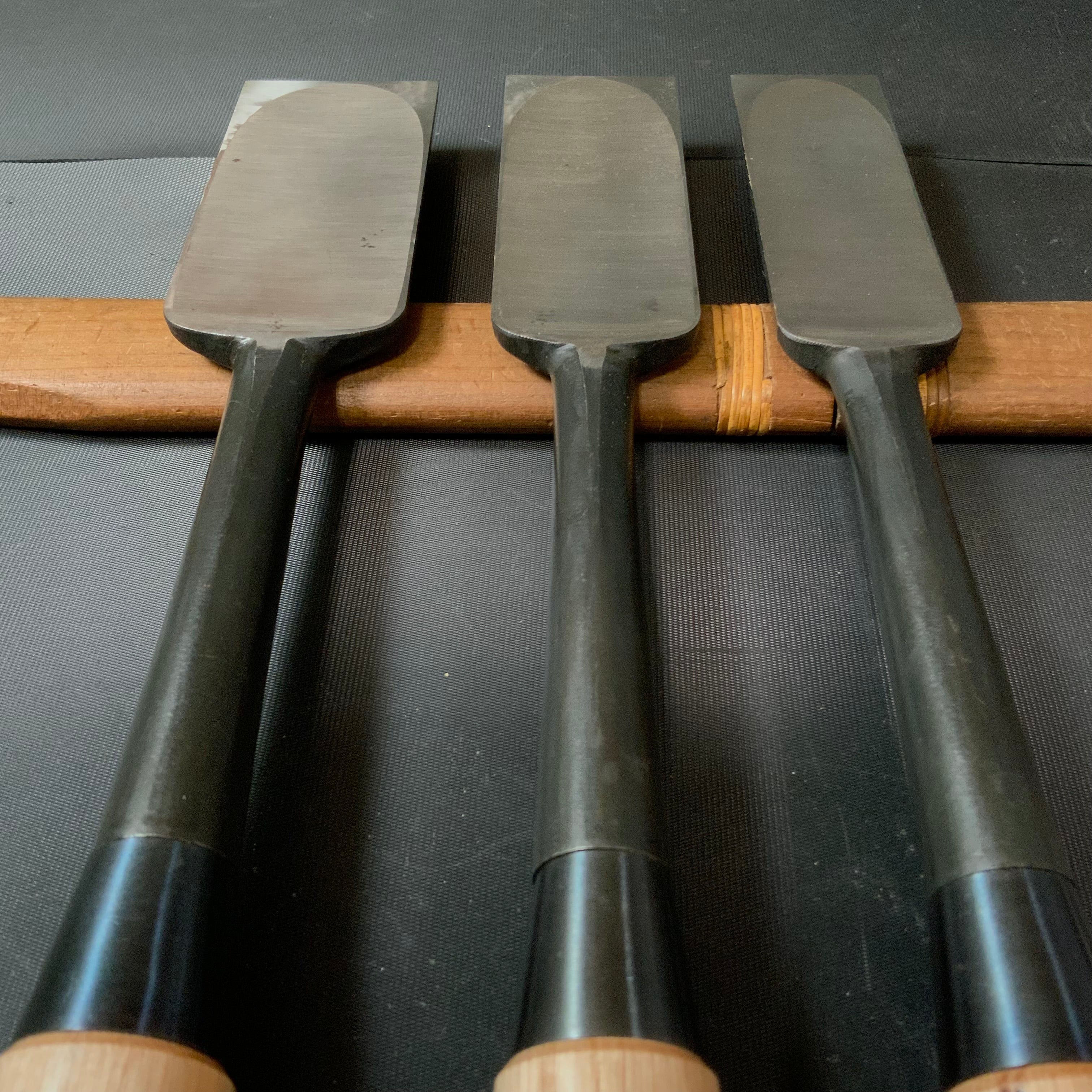 Old stock Kuniaki Slick Chisels (Anayanomi) 掘り出し物 國明作 穴屋鑿 30,42,48mm