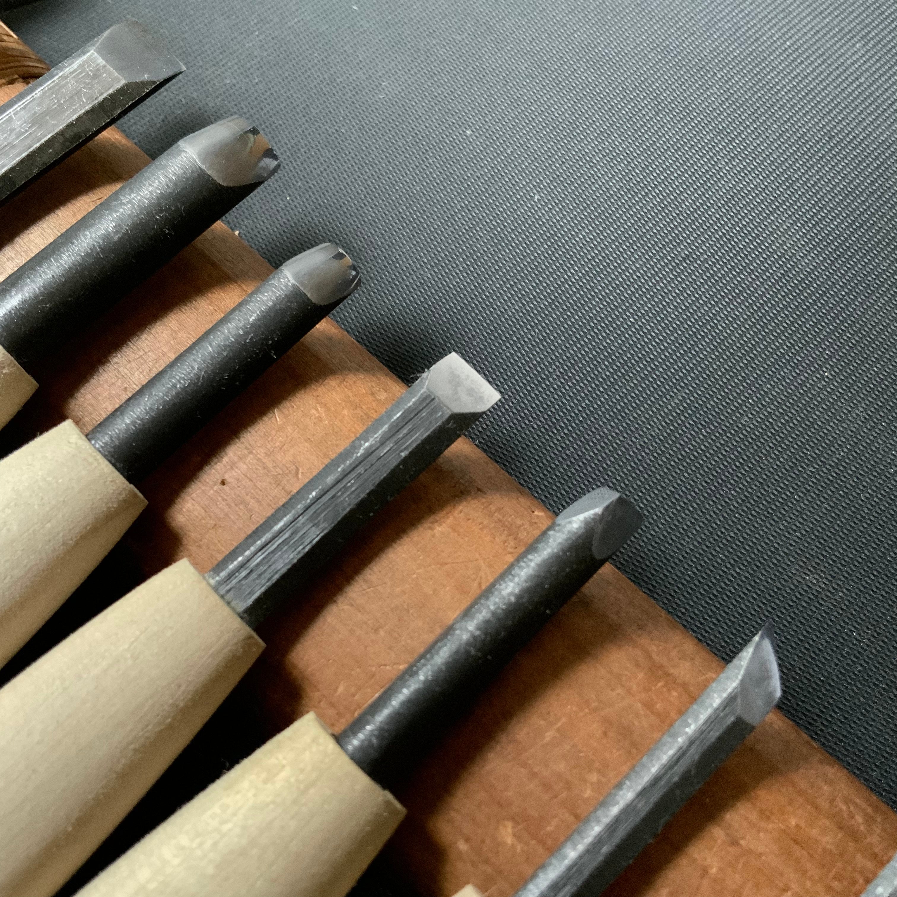 Kan Carving chisels set with Super Blue steel by Chousei 冠 彫刻刀15本組 彫清作 青紙スーパー鋼 Chokokuto
