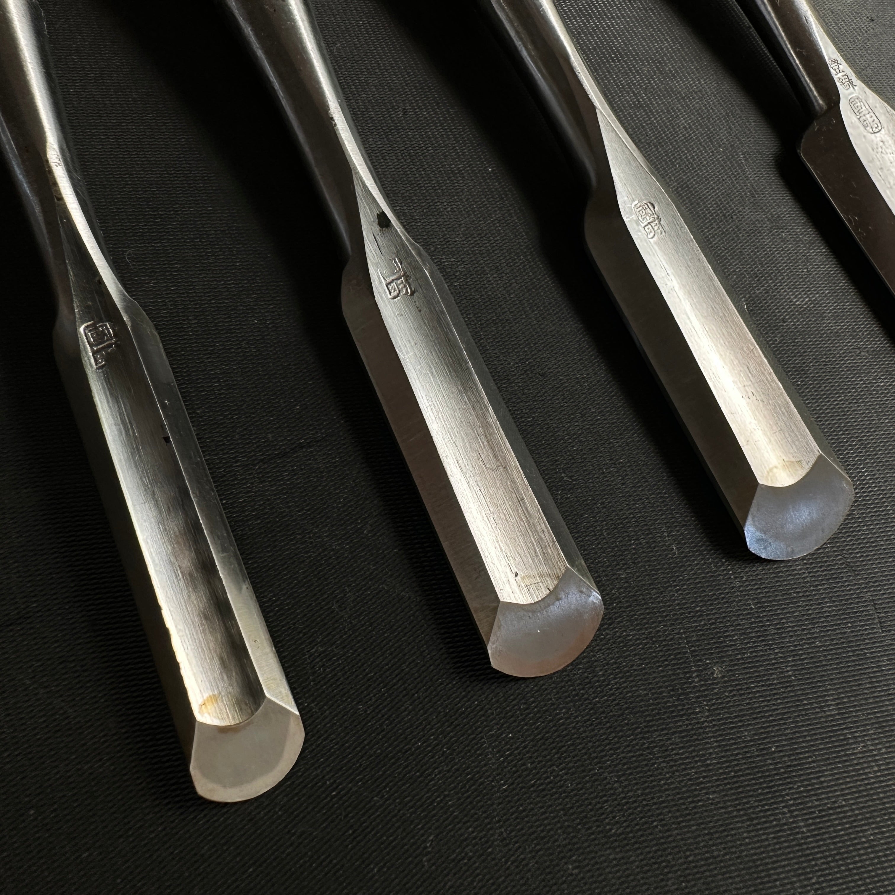 Kuniaki Soto maru chisels 5-piece set with white steel 掘出し物 國明 外丸組鑿 5本組