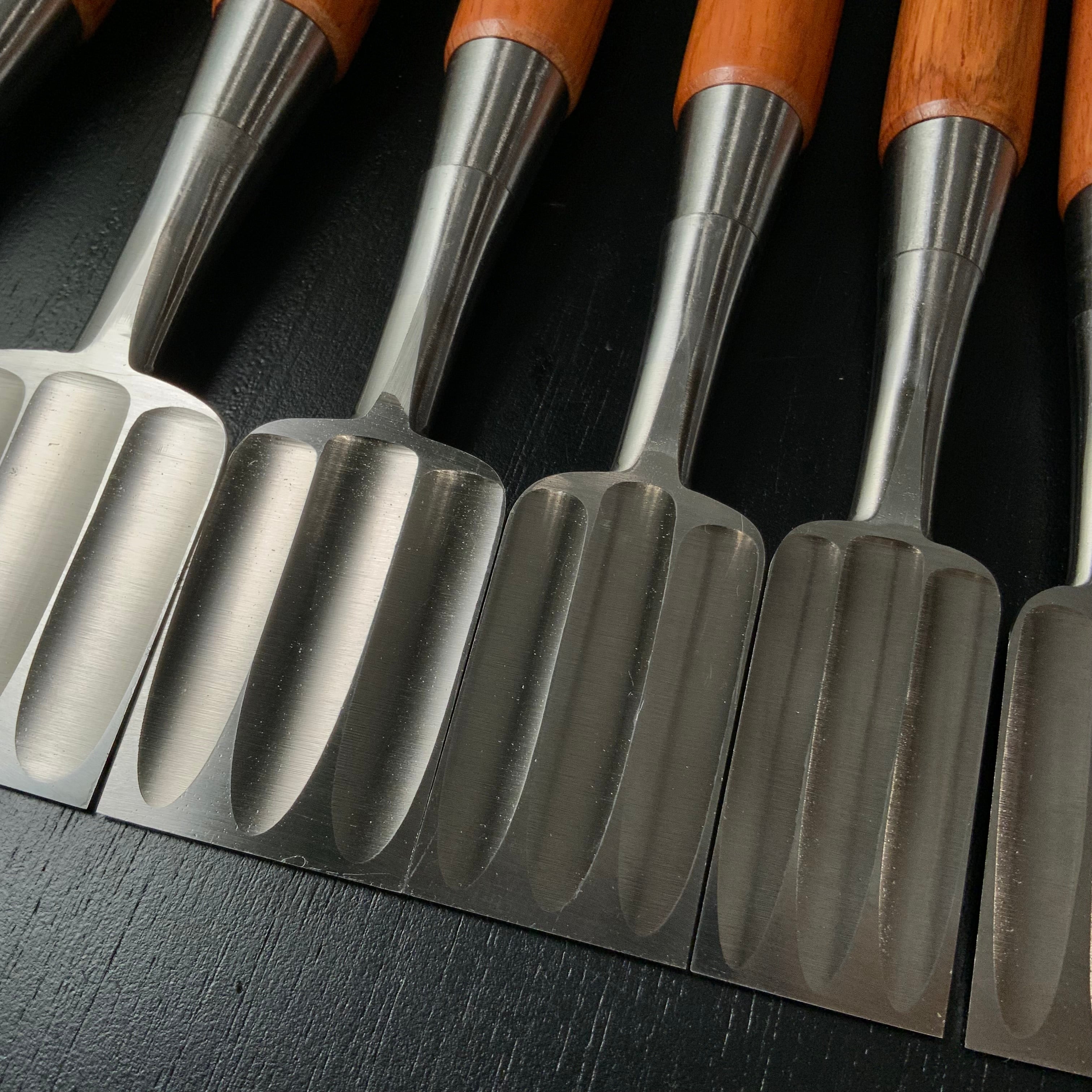 Sukemaru 4th High-Speed Steel Bench chisels set by Usui Yoshio 四代助丸 碓氷淑郎 ハイス鋼追入組鑿 三つ裏 15本組 Oirenomi