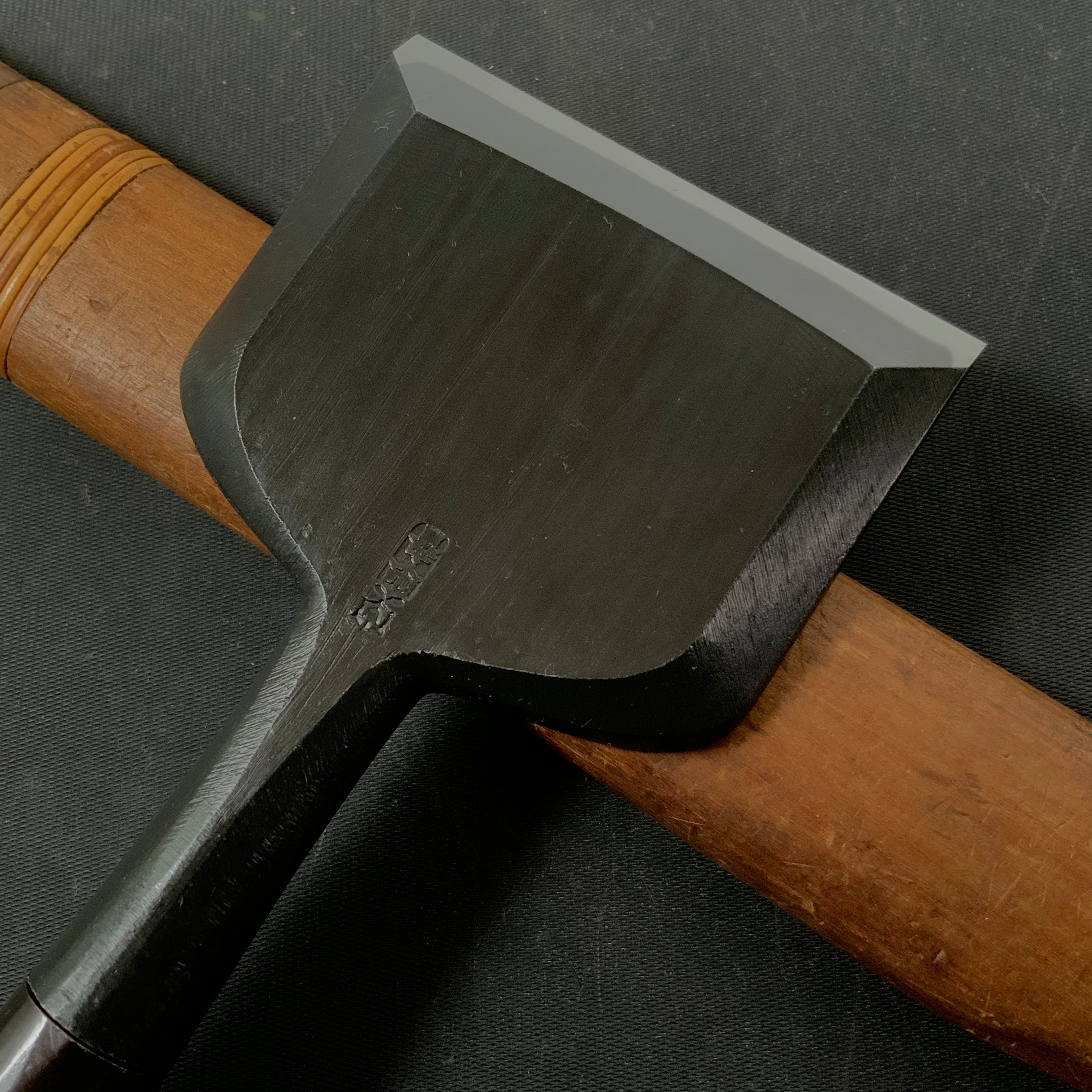 Tasai Bench chisels (Oirenomi) with blue steel 田斎作 黒仕上 追入鑿 75mm