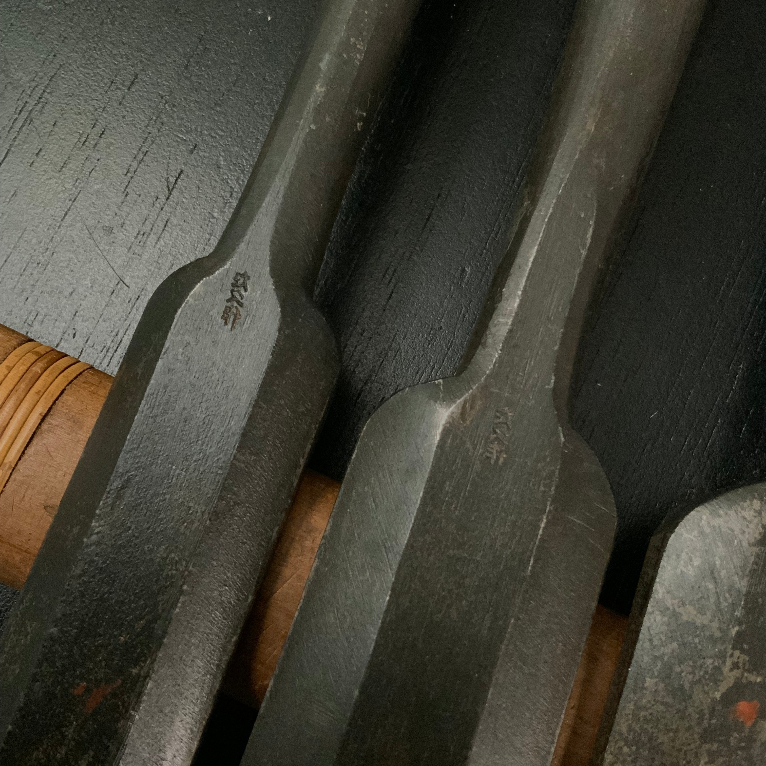 Old stock Hidari Hisasaku 2rd Timber chisels by Ikegami Takanobu 池上喬庸作 二代目左久作 叩き鑿 Tatakinomi