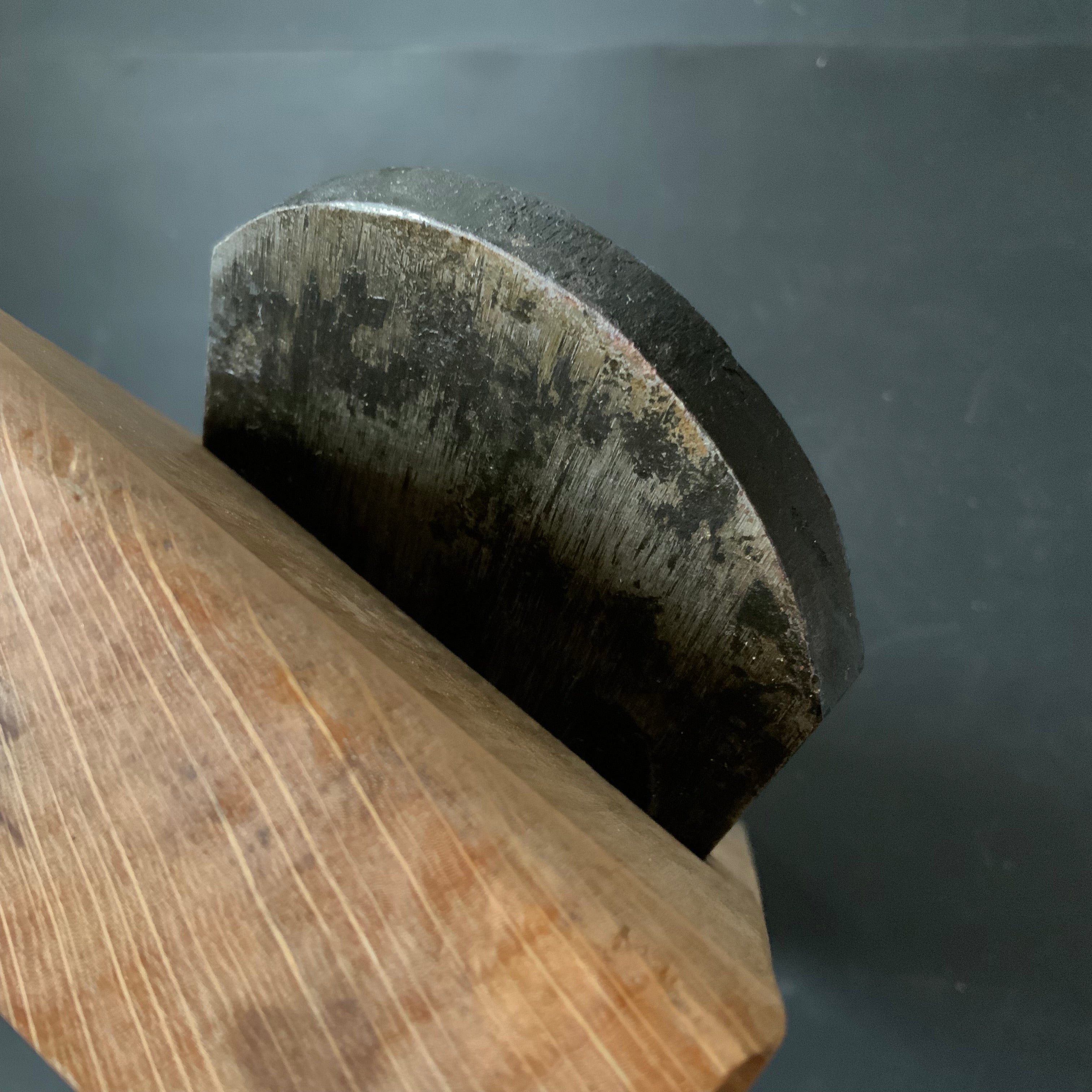 Old stock Otokozakari Smoothing Plane (Kanna) by Tsutsumitomoichi 掘出し物 堤朋一作 男盛 仕上げ鉋 80mm