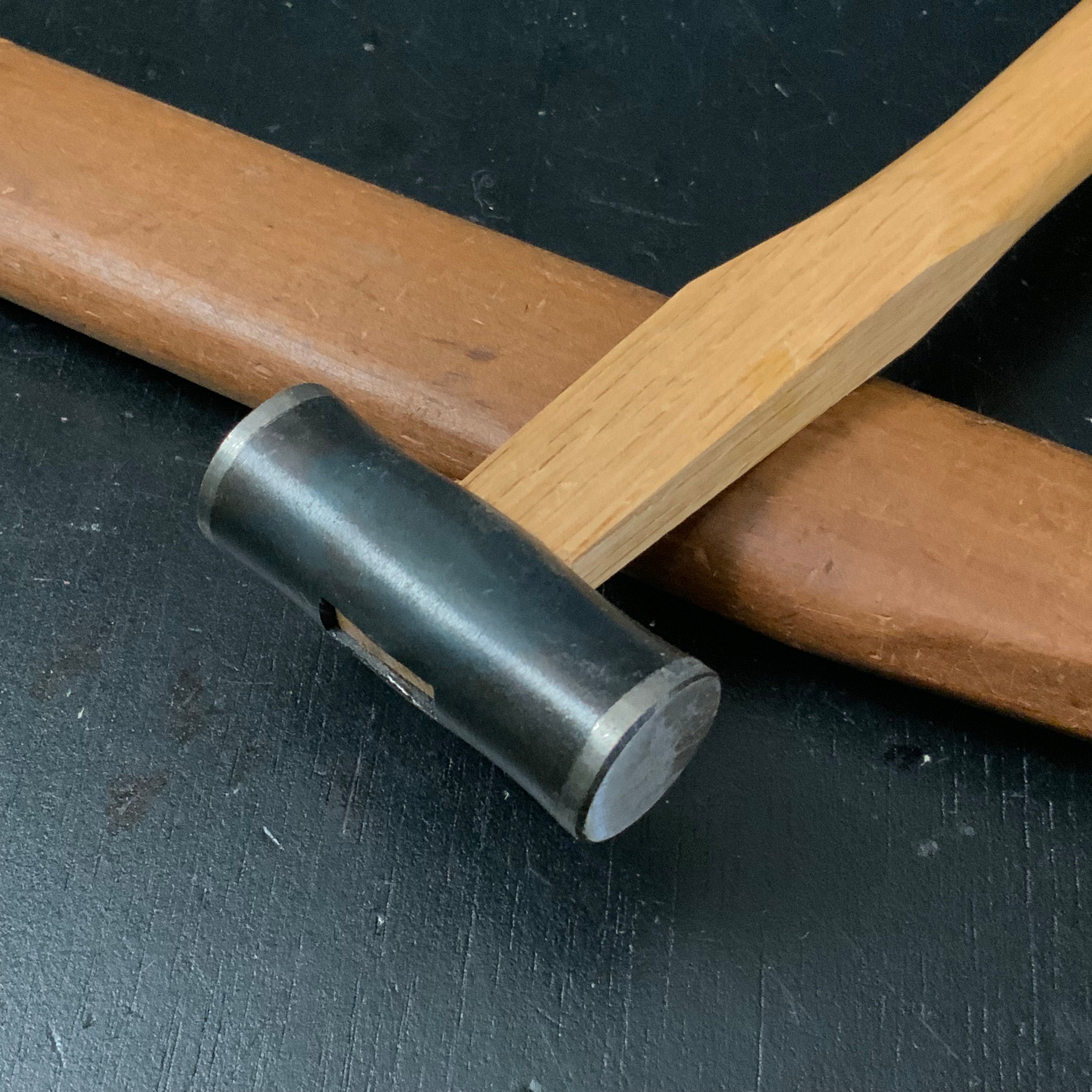 Old stock Suiheiya round Hammers with Hand-filed Blacksmith Finish Made by Masatsura with handle 掘出し物 正行作 水平屋銘 丸玄翁 柄付 ヤスリ黒仕上 100g