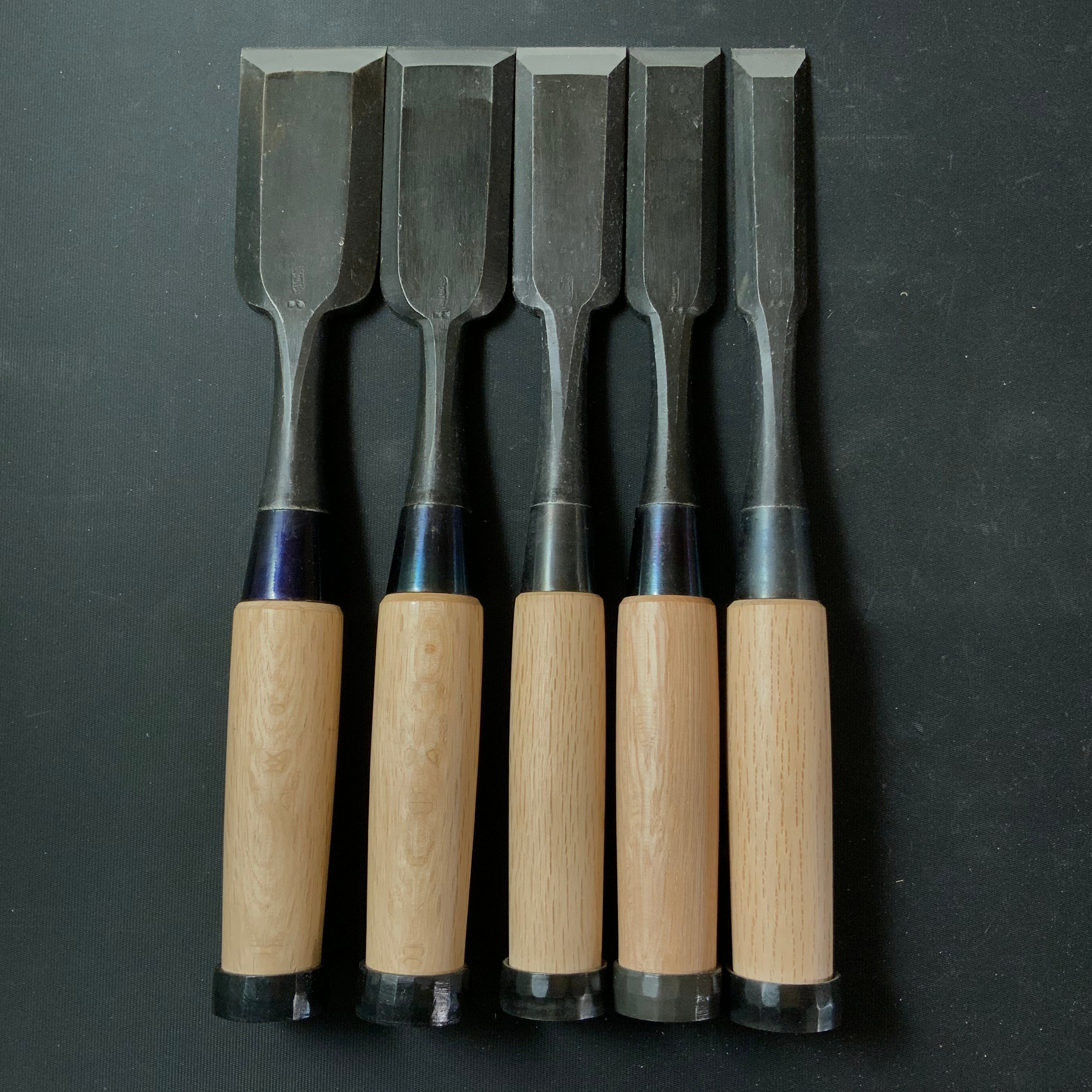Ioroi Timber chisels set with white steel by Ioroi Hideo 五百蔵秀夫作 五百蔵 厚鑿 5本組 Atsunomi