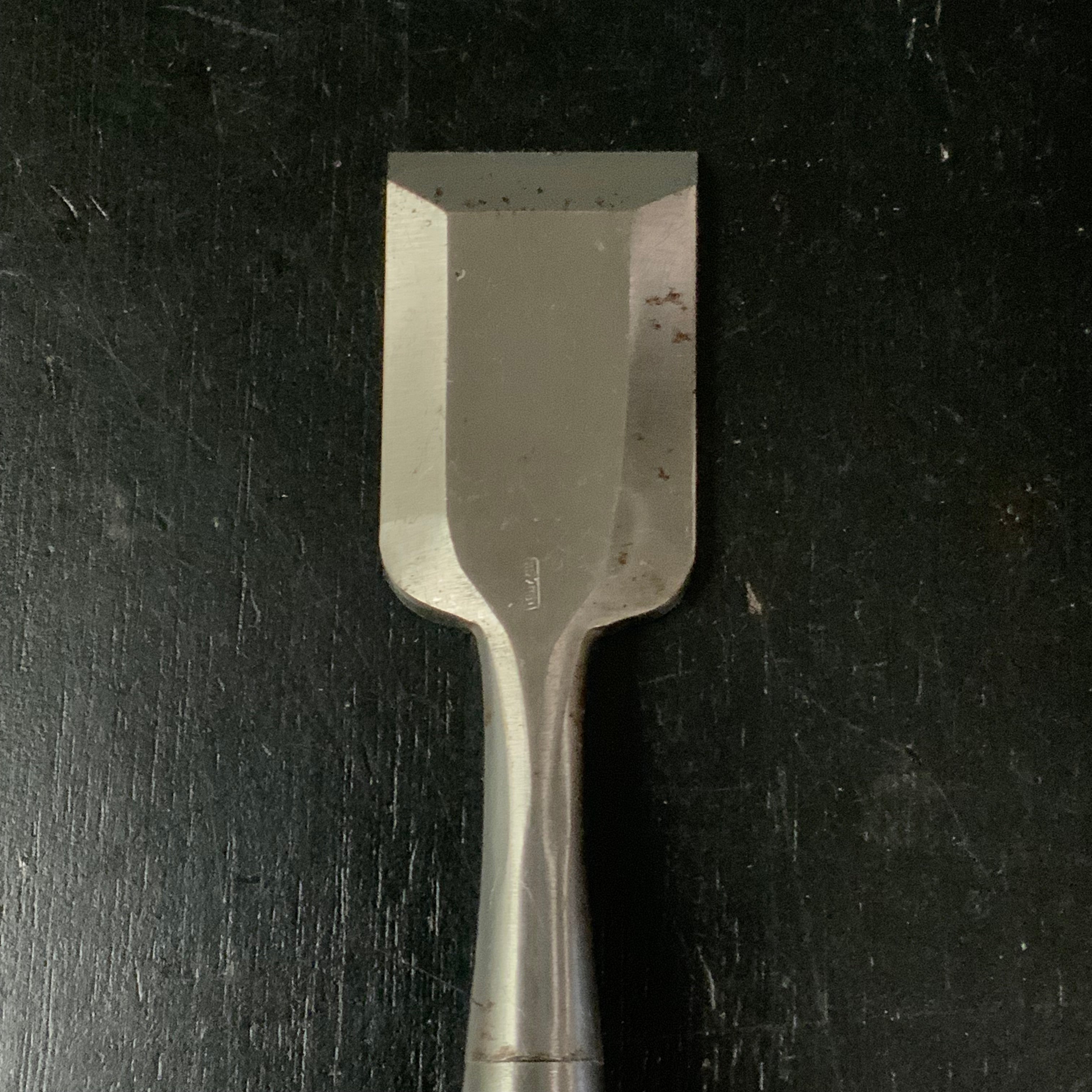 Old stock Kunitsuru Bench chisels (Oirenomi) with white steel 掘出し物 國鶴 追入鑿 四つ裏 oirenomi 36mm