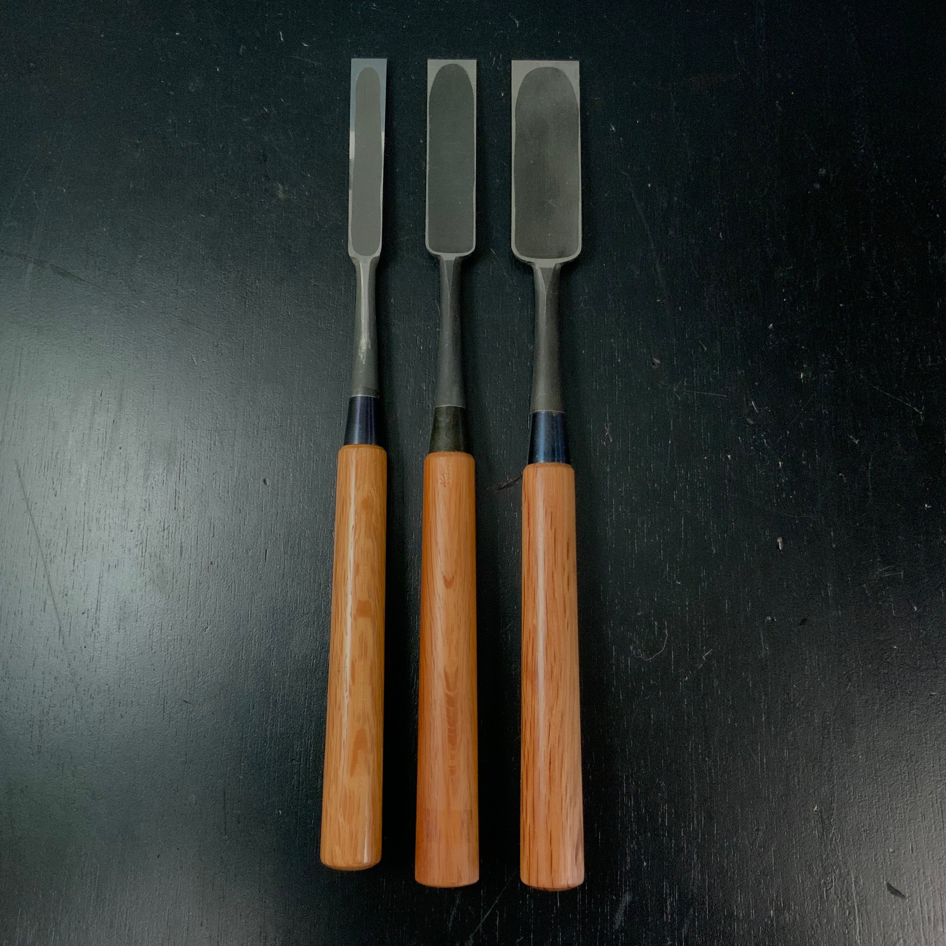 Old stock Yoshimasa Paring chisels (Usunomi) with white steel 掘出し物 善正 面取薄鑿 15,21,30mm