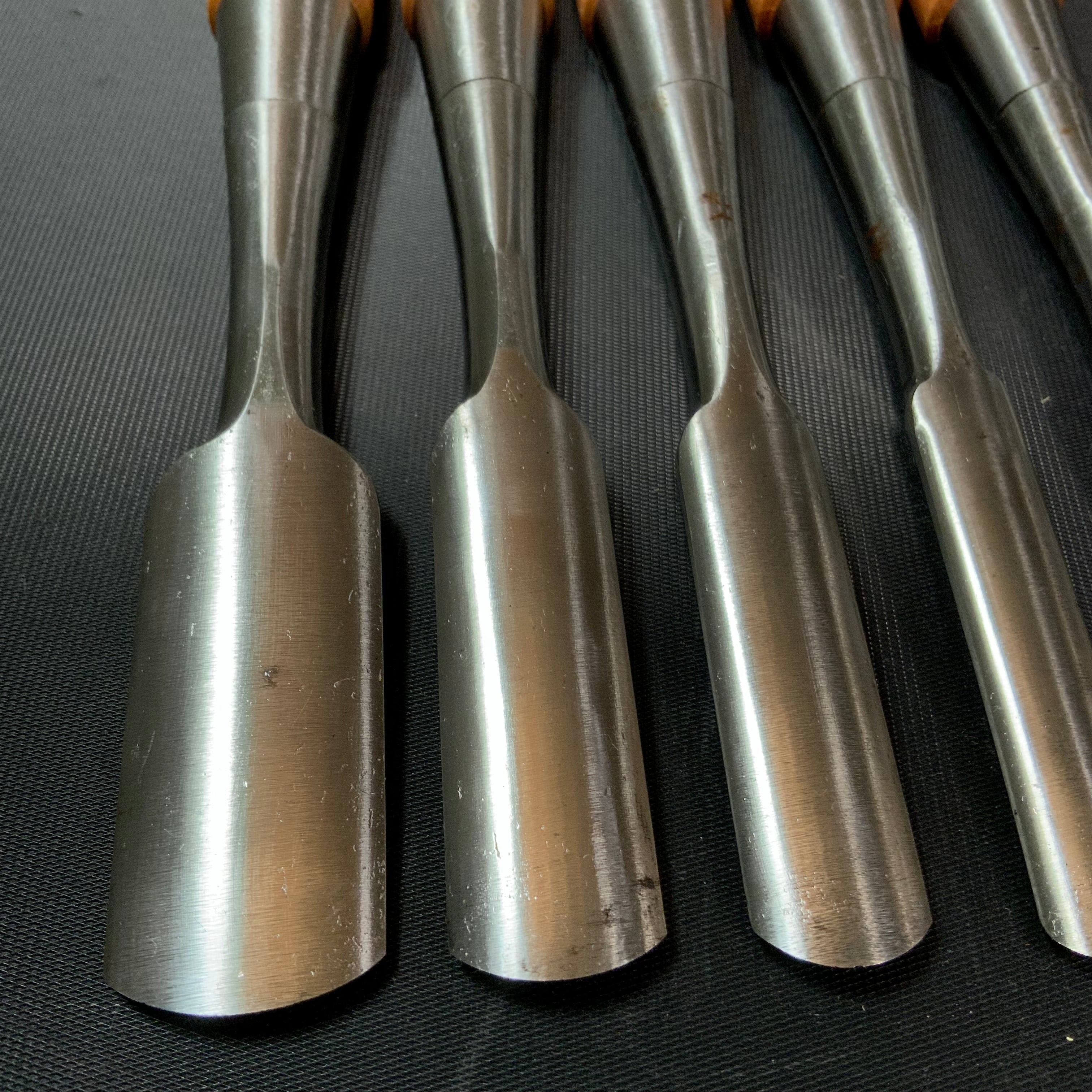 #15 Old stock Soto maru bench chisels set with white steel 掘出し物 外丸追入組鑿 5本組 Sotomarunomi