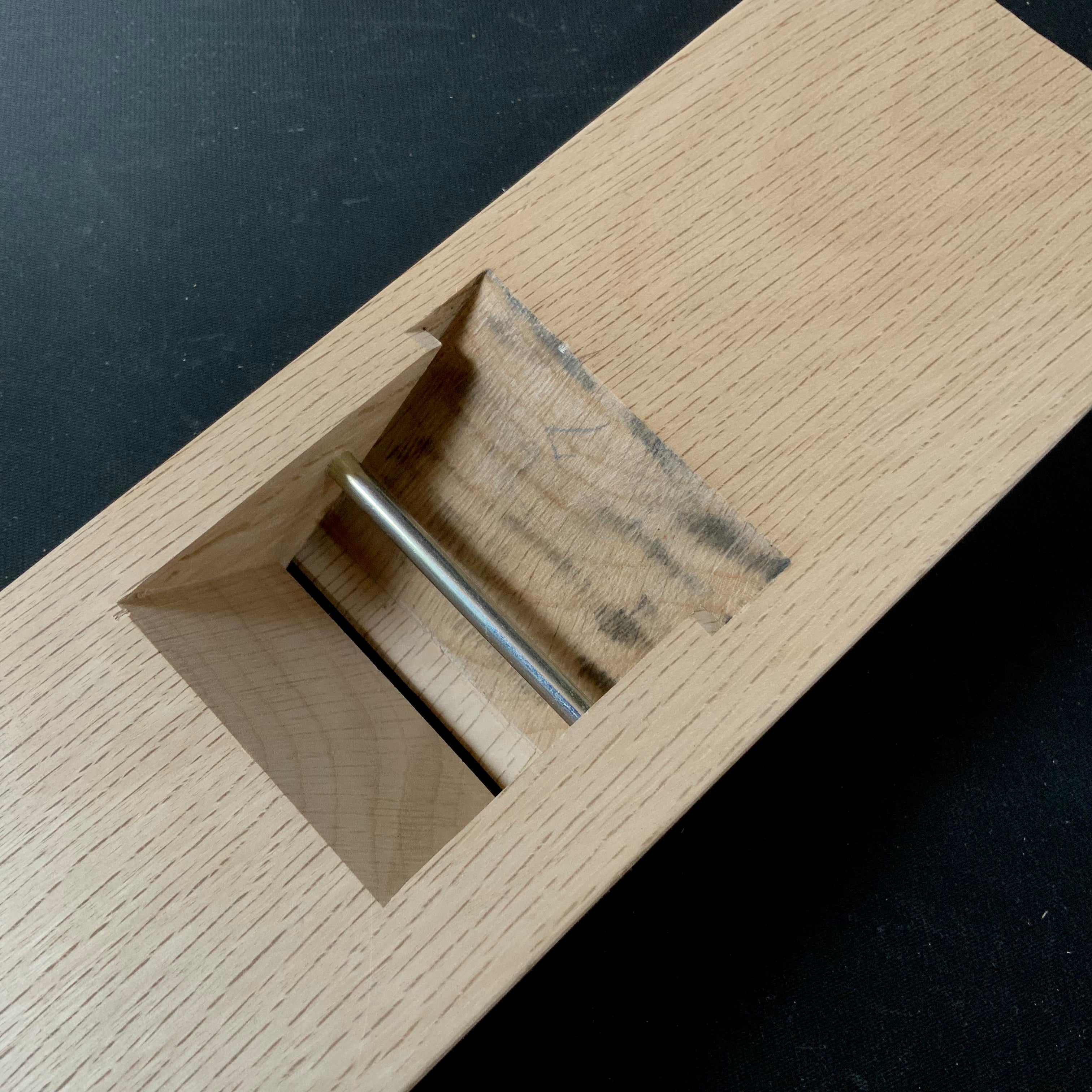 Old stock Honmei Mitsukuni Smoothing Plane (Kanna) by Ishibashi Toushichi 掘出し物 本銘光圀 石橋藤七作 仕上げ鉋 65mm