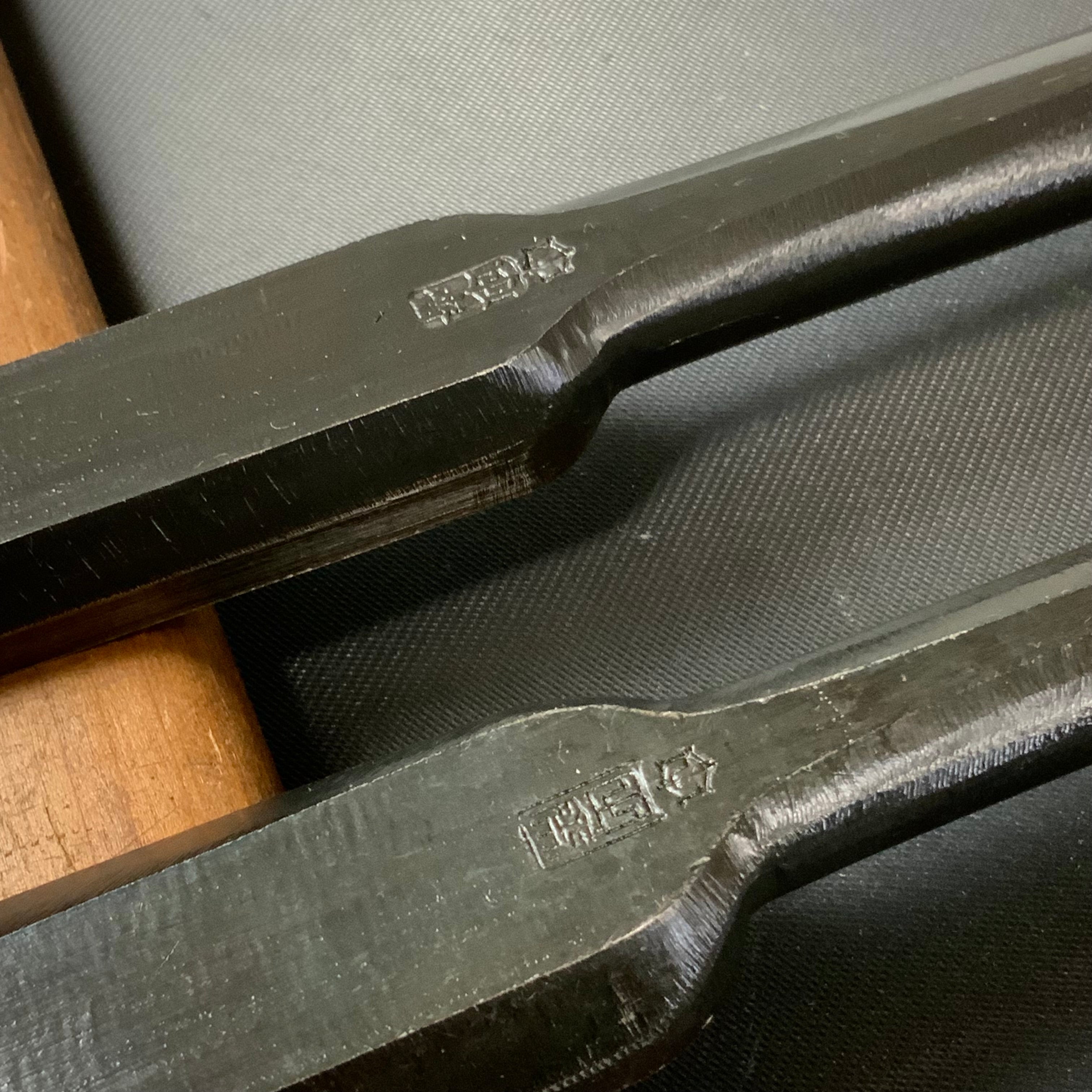 Tasai Fusetsu Slick Chisels (Anayanomi) 田斎風雪 香の突穴屋鑿 24,30mm