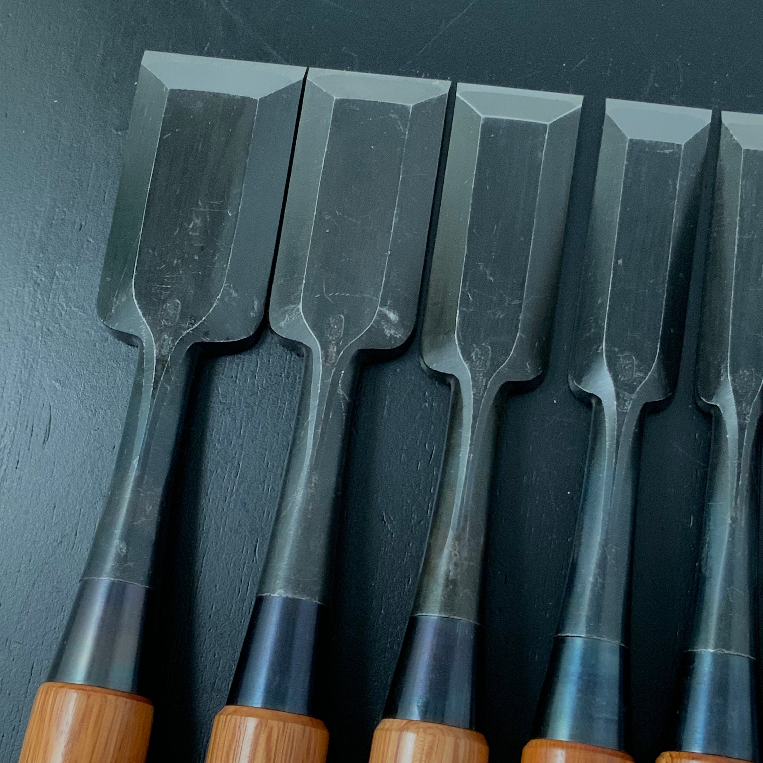 Sukemaru 4th High-Speed Steel Timber chisels set by Usui Yoshio (phoenix pattern) 四代助丸 碓氷淑郎 鳳凰模様入叩き組鑿 三つ裏 6本組 tatakinomi