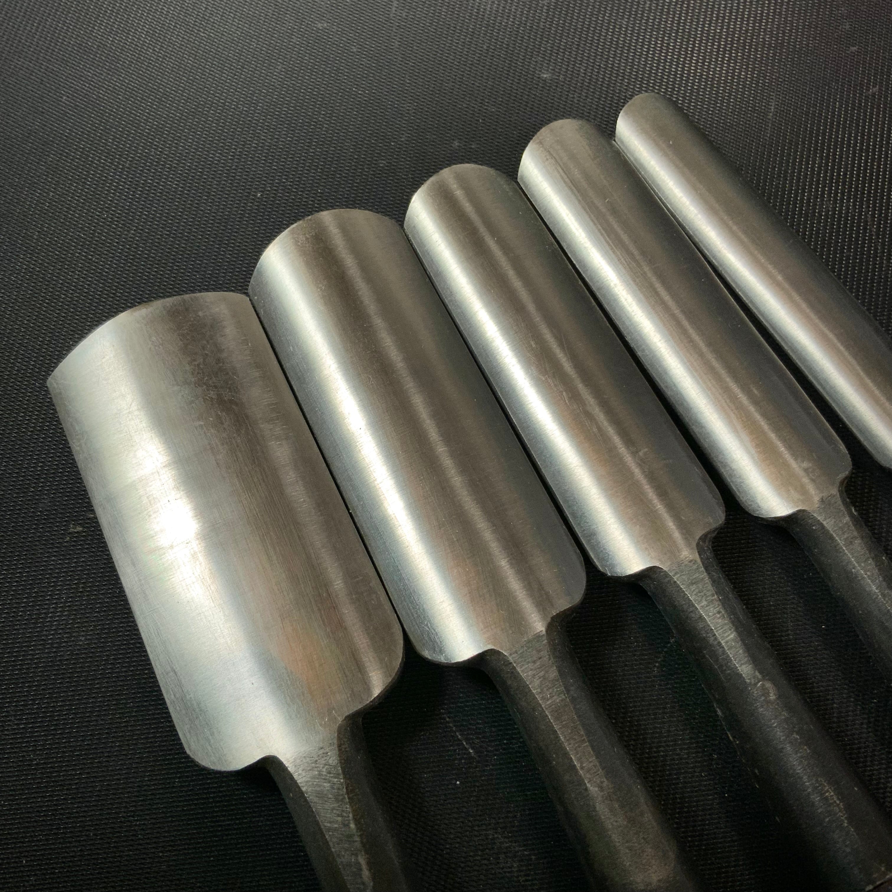 Fujihiro Soto maru chisels set with White steel 二治弘 外丸組鑿 Sotomarunomi