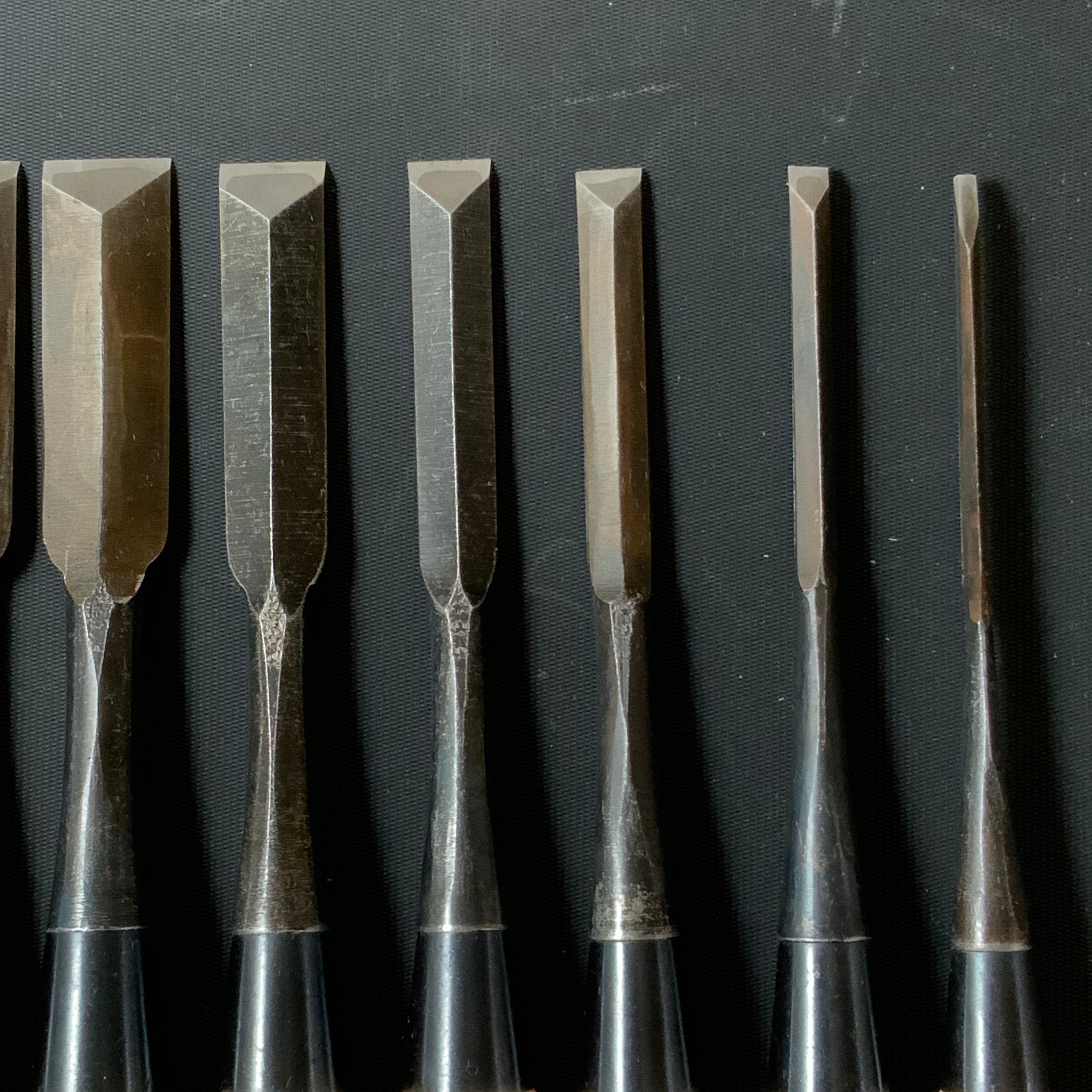 Iwazaki Dovetail Bench chisels set by Iwazaki Eisuke 岩崎永祐作 岩崎 追入鎬組鑿 Oirenomi