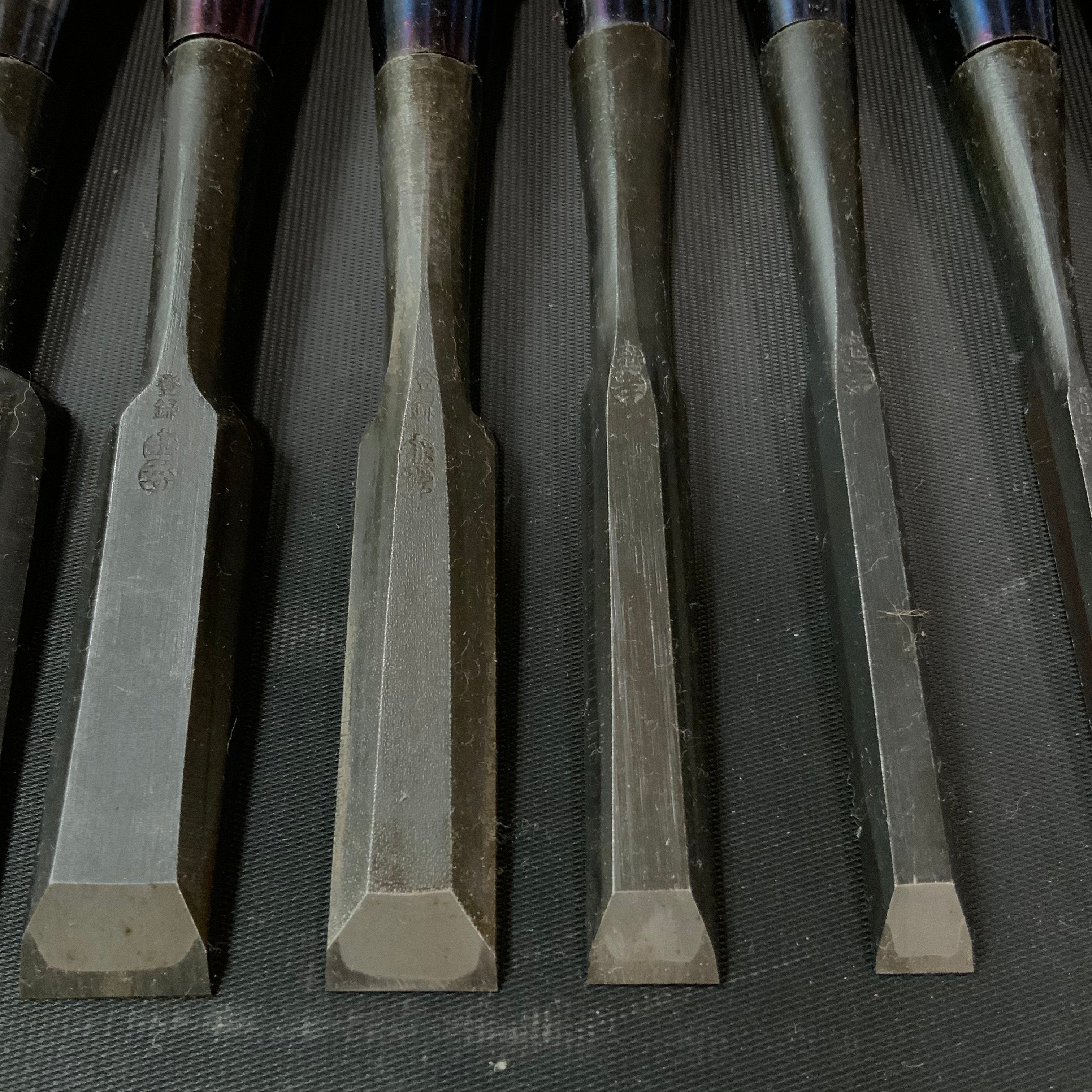 Old stock Koshitaka Bench chisels set 掘出し物 越孝 追入10本組鑿 Oirenomi