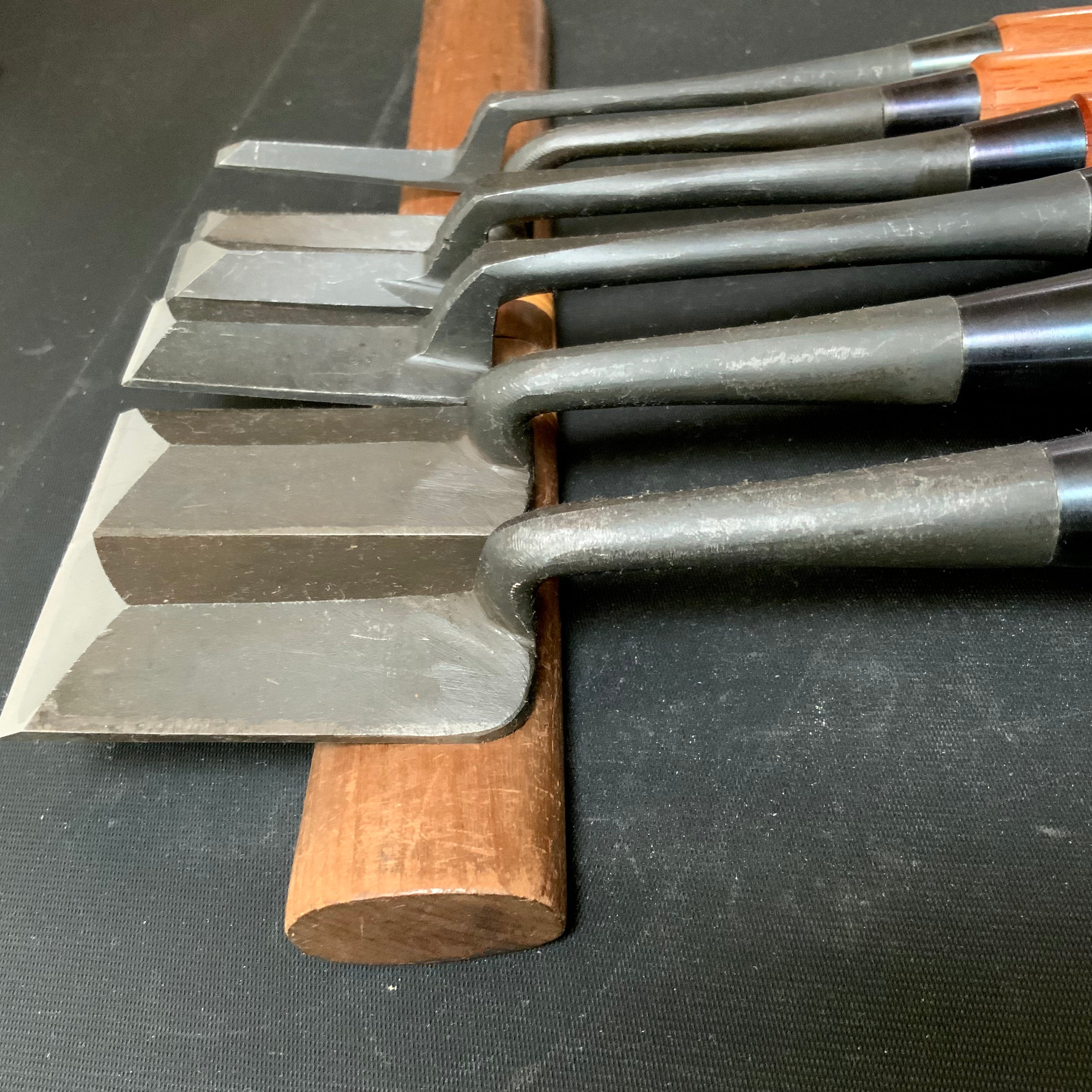Old stock Kunitsuru Trowel chisel (Kote nomi) Dovetail type 掘出し物 國鶴 鎬型 鏝鑿
