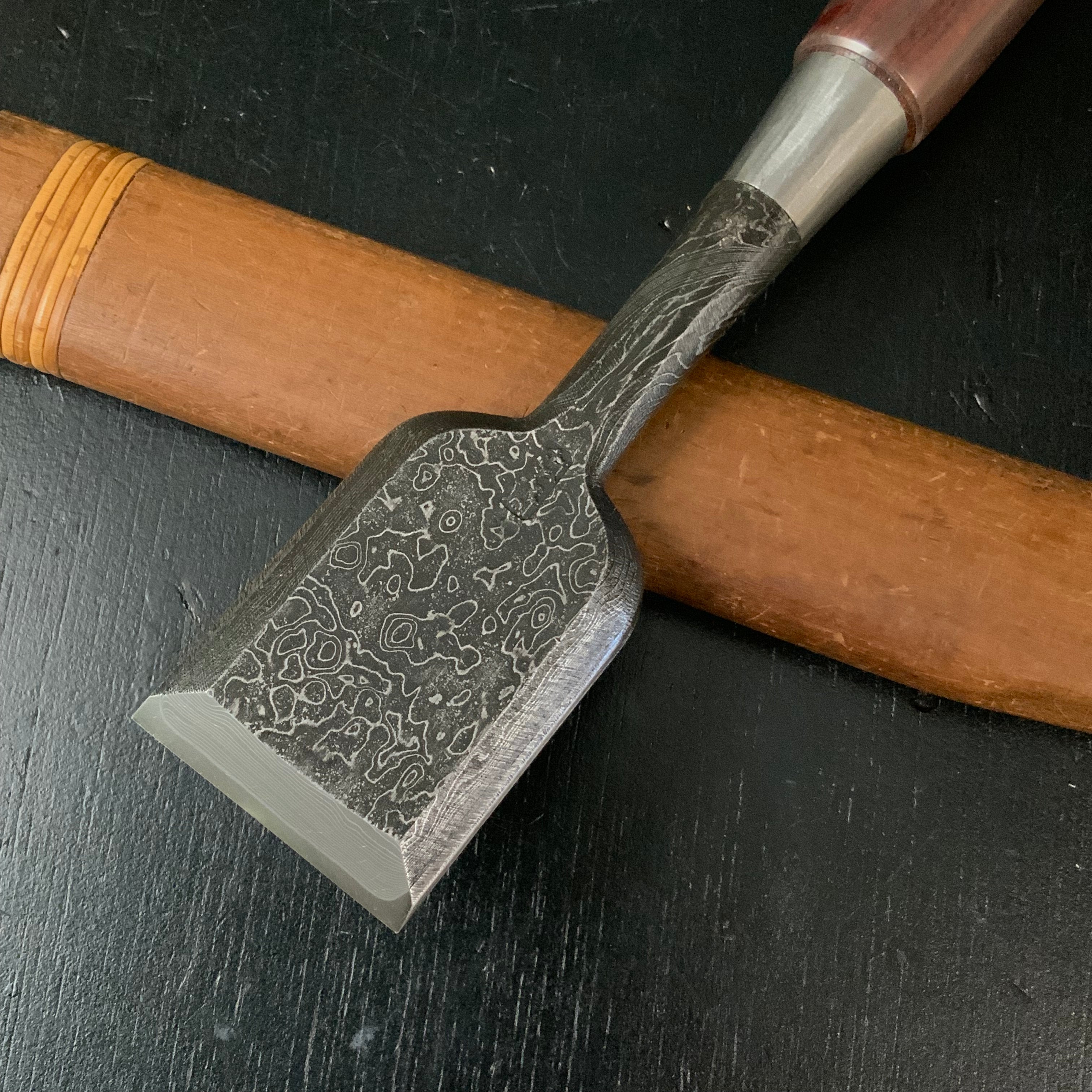 Tasai Mokume Special Bench chisels with blue steel 田斎作 木目 追入鑿 紫檀柄 42mm