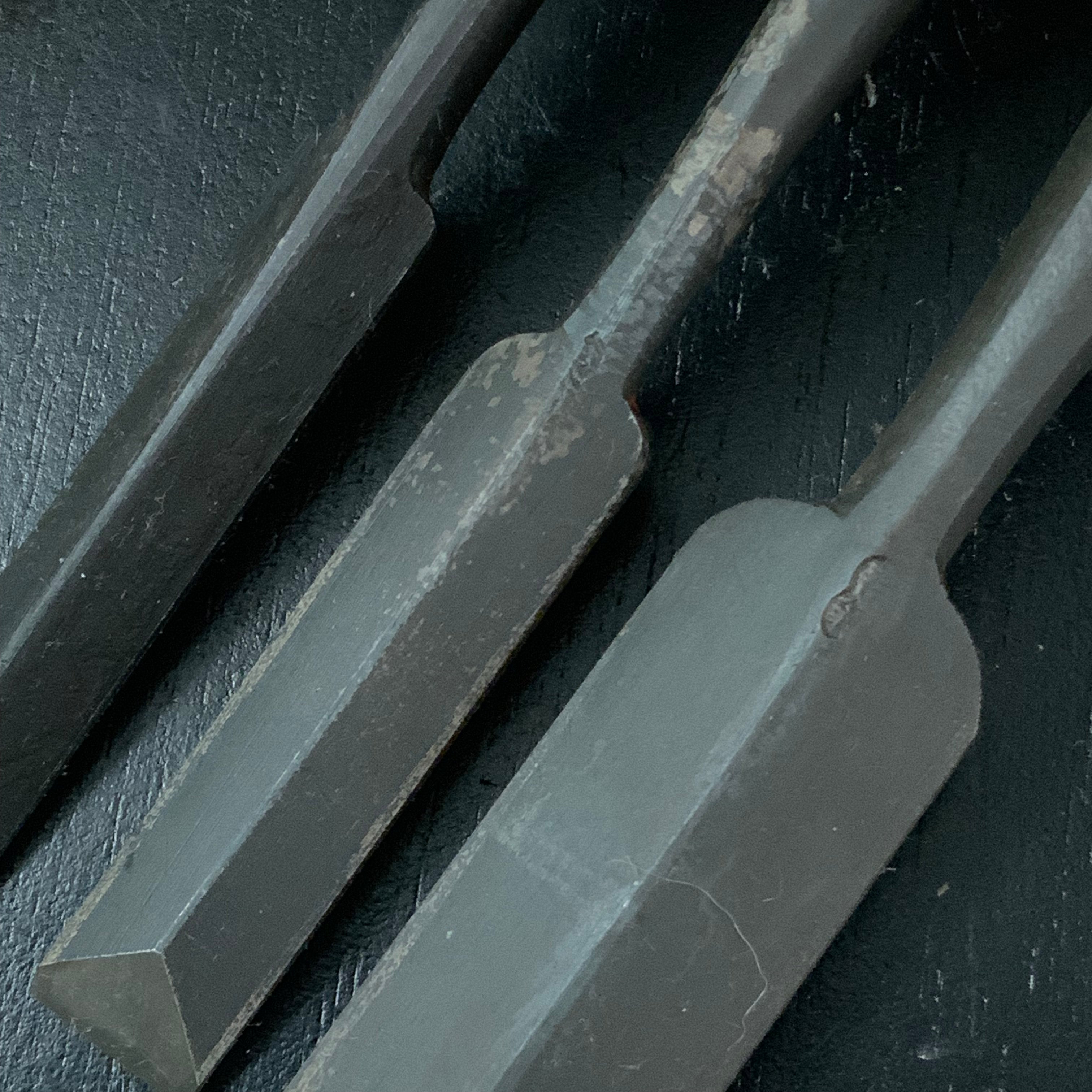 Old stock Hidari Hisasaku Dovetail Bench chisels Shinogi Oirenomi 掘出し物 左久作 鎬追入鎬(シノギ)