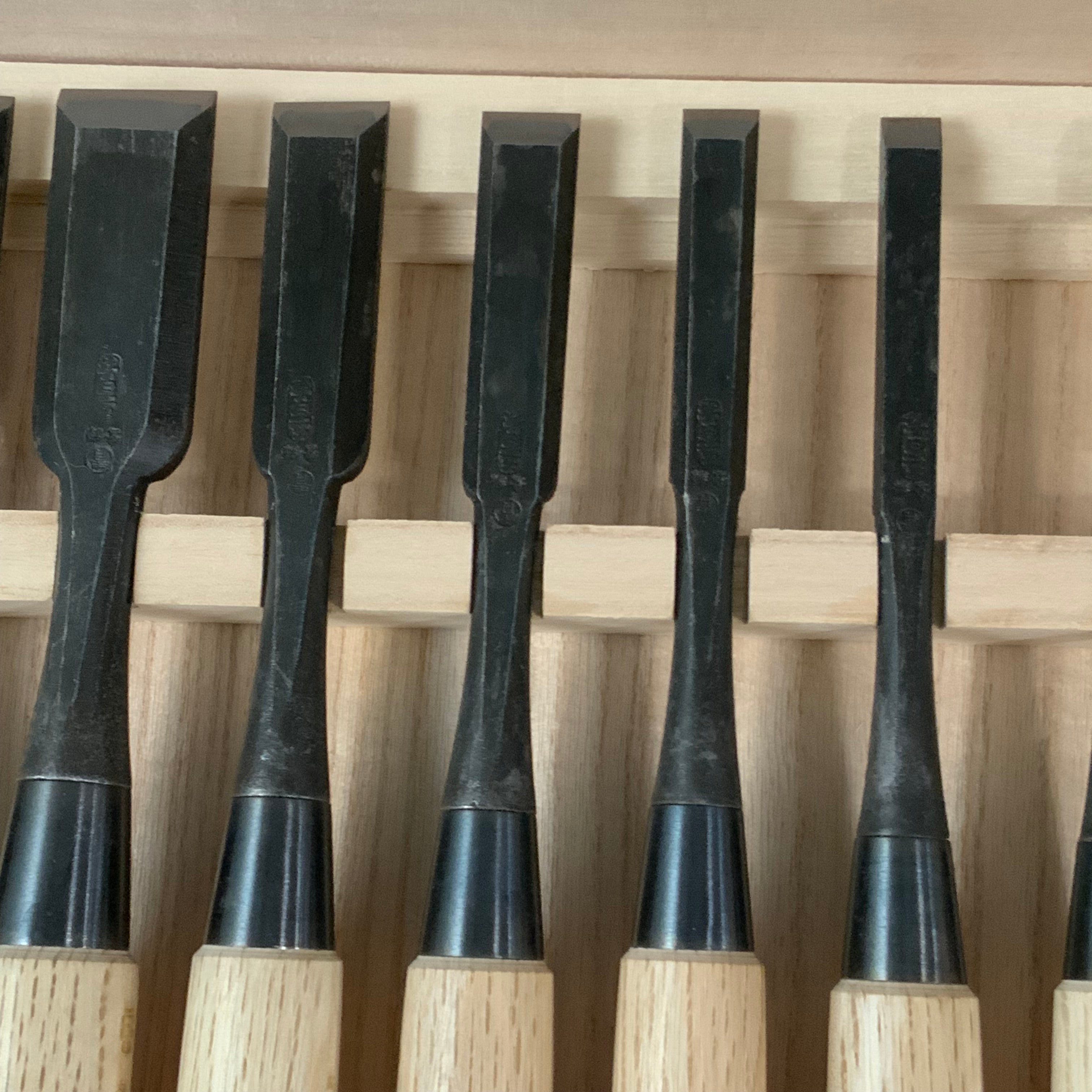 Ioroi Bench chisels set (Oirenomi) by Blue steel 五百蔵作 追入組鑿 青紙鋼