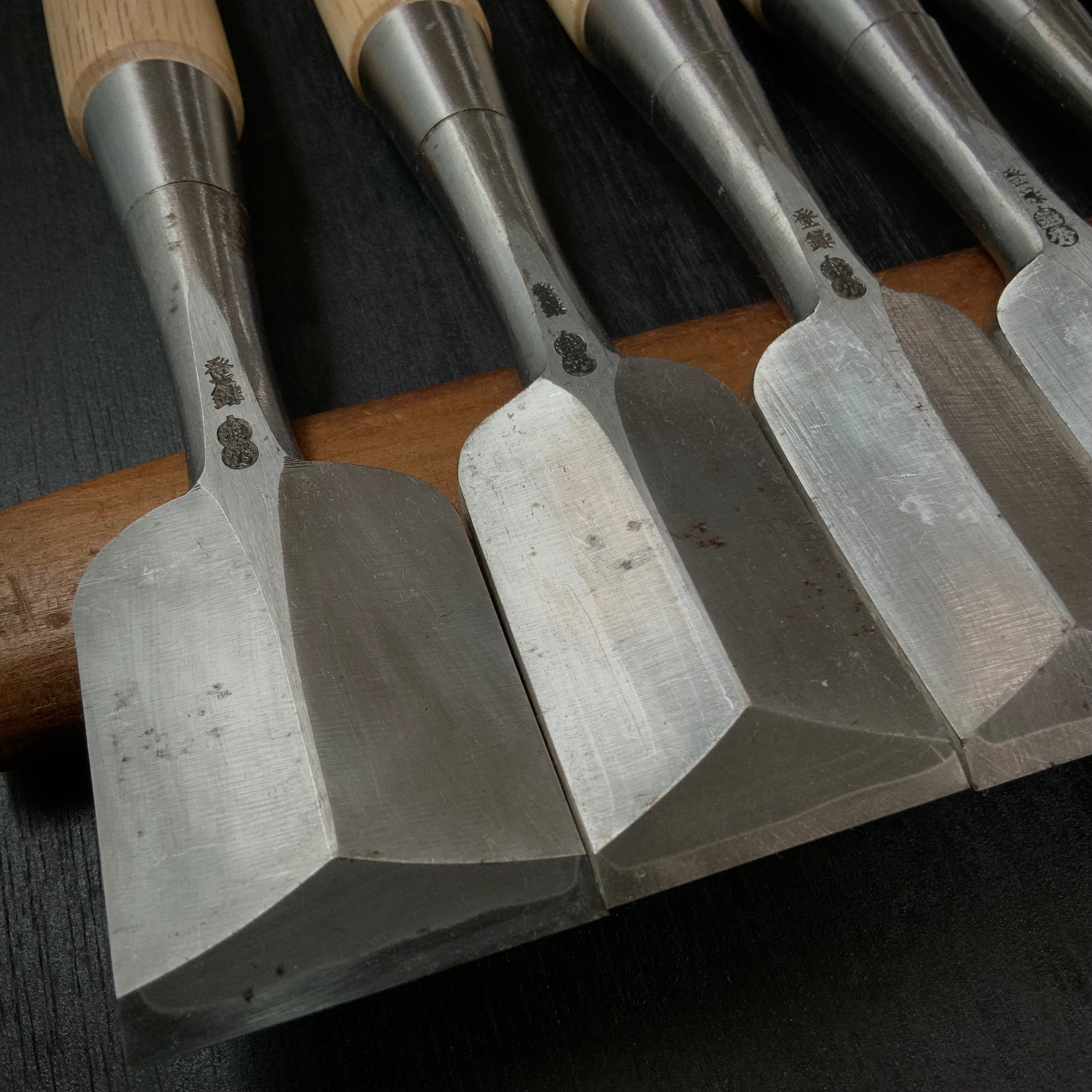 Old stock Koshihide Dovetail Bench chisels set / 掘出し物 越秀 鎬追入組鑿 磨き仕上げ Oirenomi