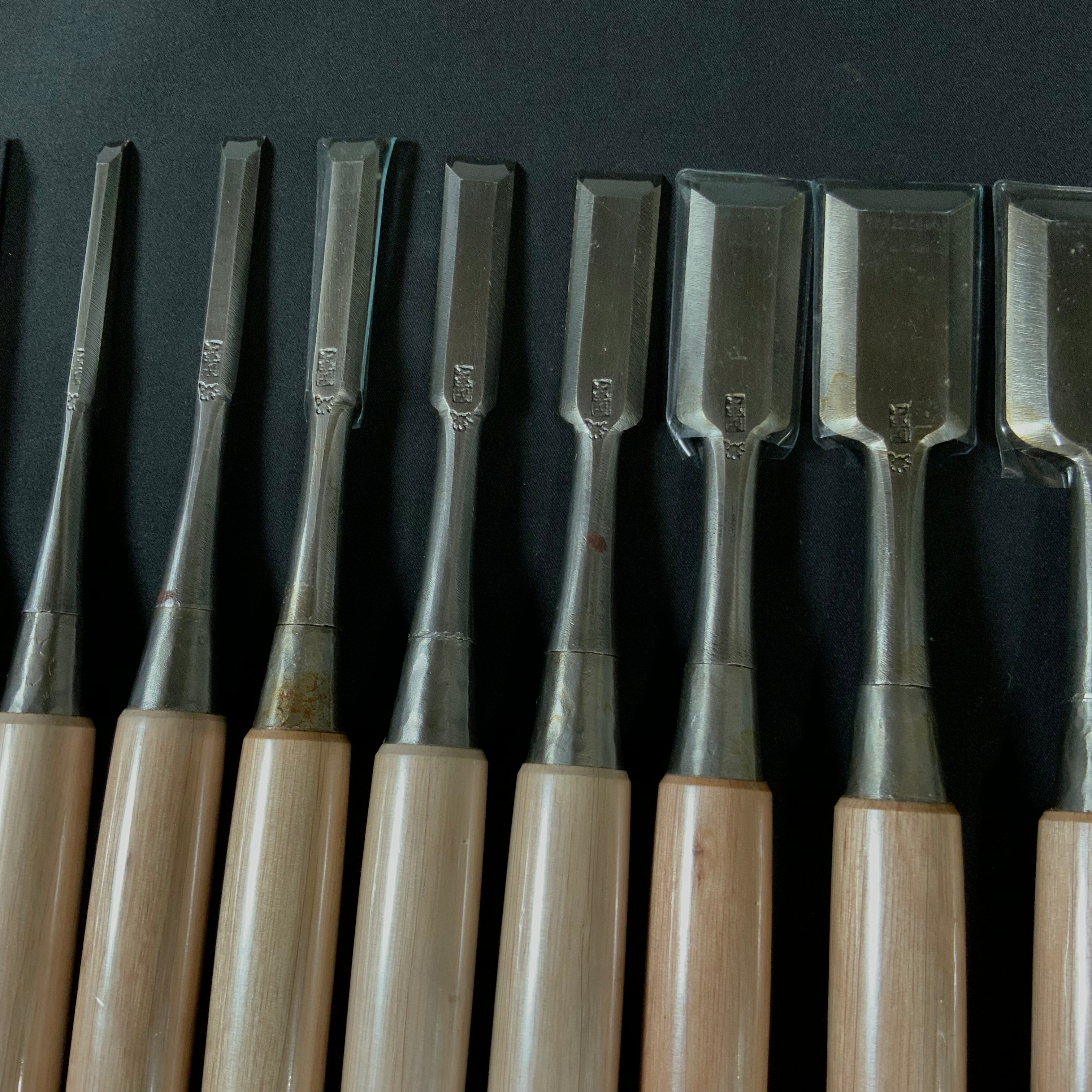 Old stock #1 Kunikei Triple Ura Bench chisels set file finishing by Ikeda Yoshiro 掘出し物 池田慶郎氏 三代目国慶作 追入組鑿 三本裏