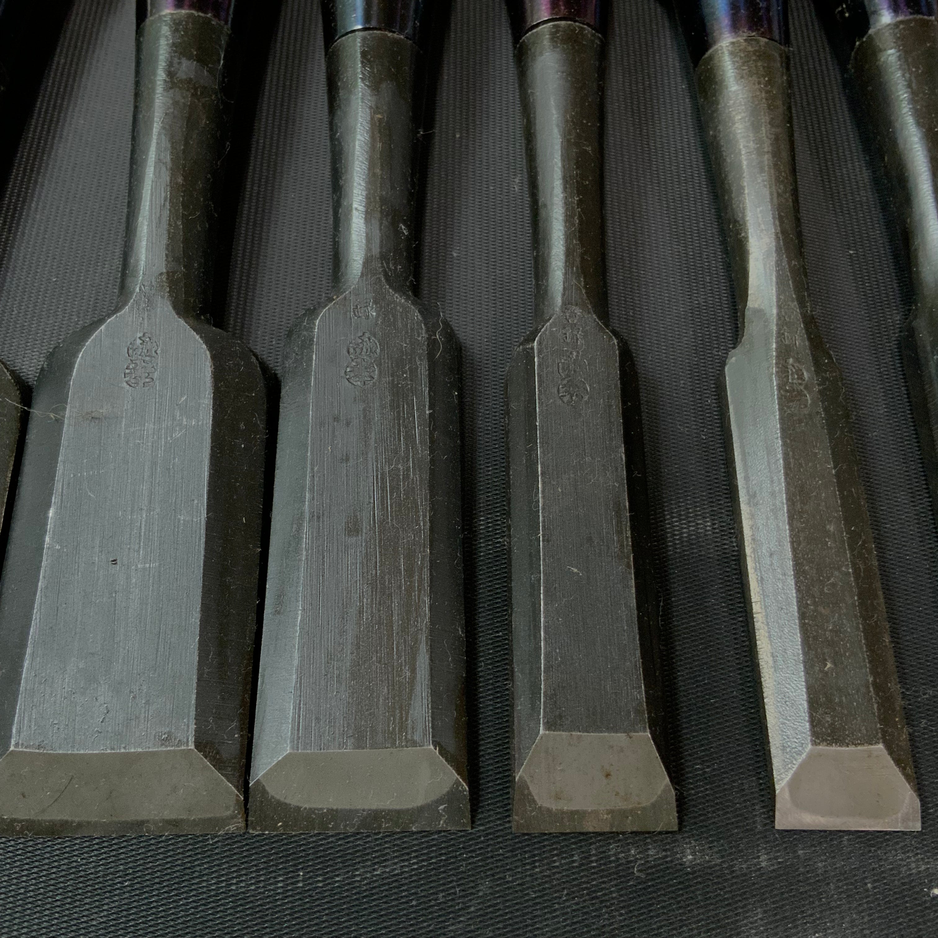 Old stock Koshitaka Bench chisels set 掘出し物 越孝 追入10本組鑿 Oirenomi