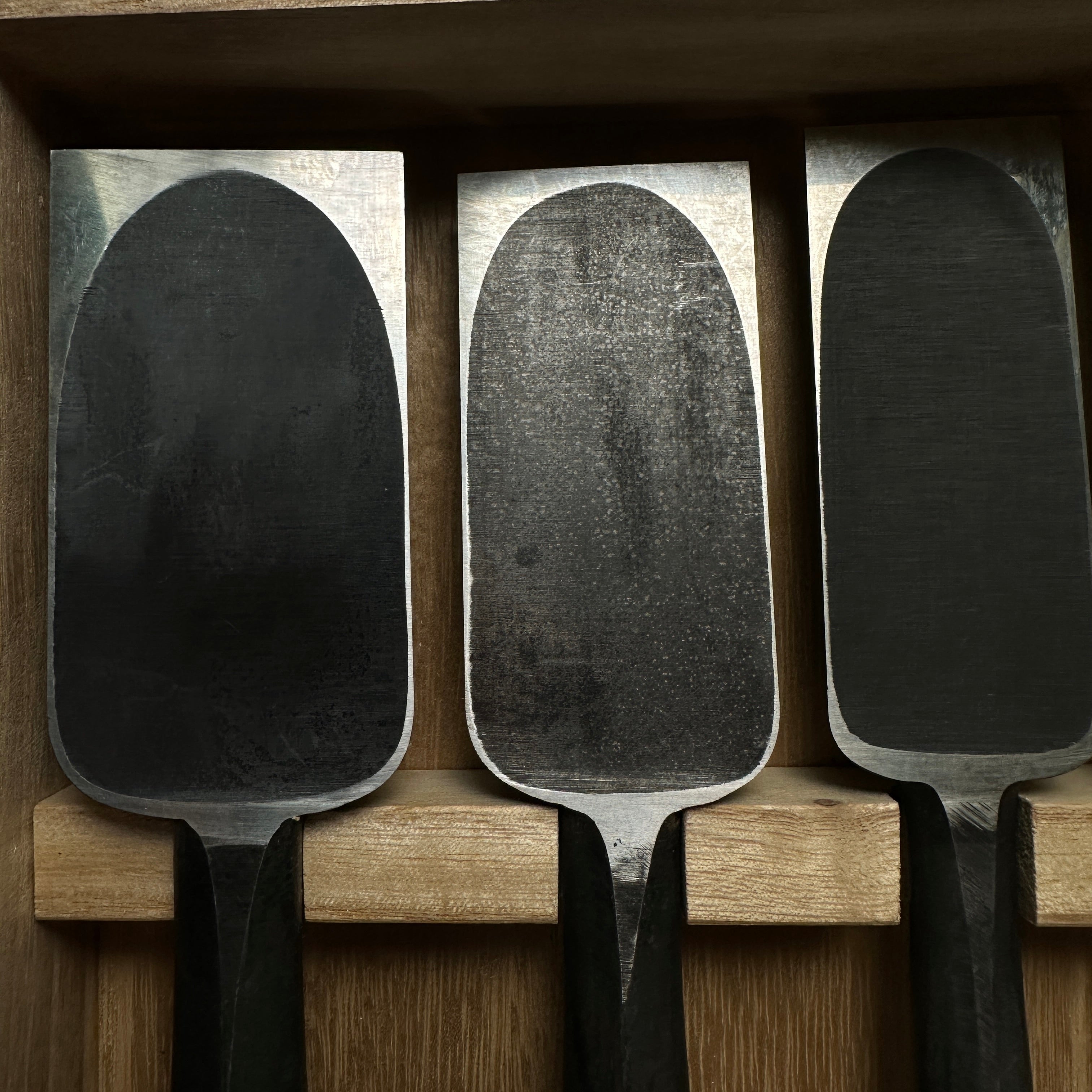 Koshitaka Timber chisels set with White Steel 越孝 叩き組鑿 六本組 Tatakinomi