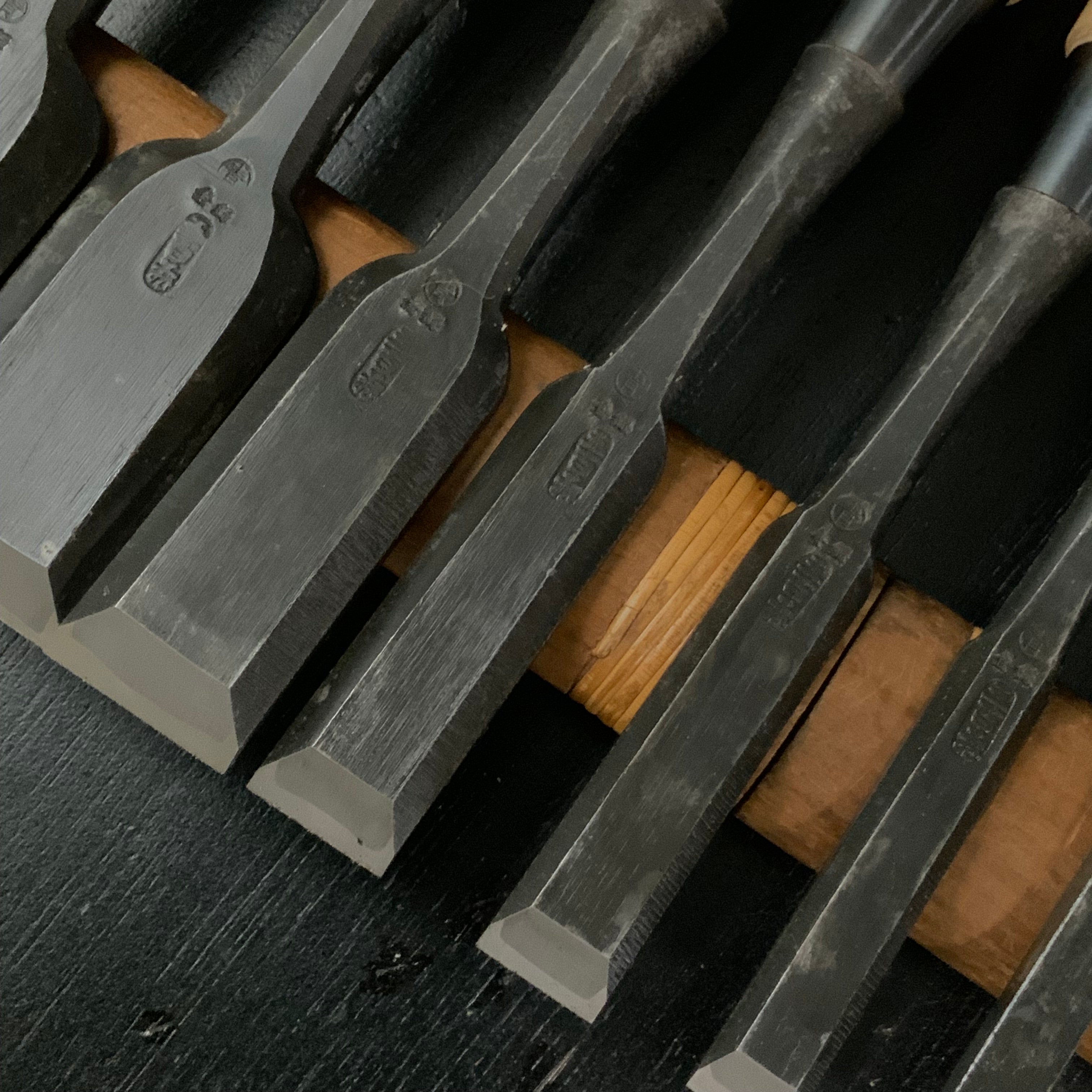 Ioroi Bench chisels set (Oirenomi) by Blue steel 五百蔵作 追入組鑿 青紙鋼