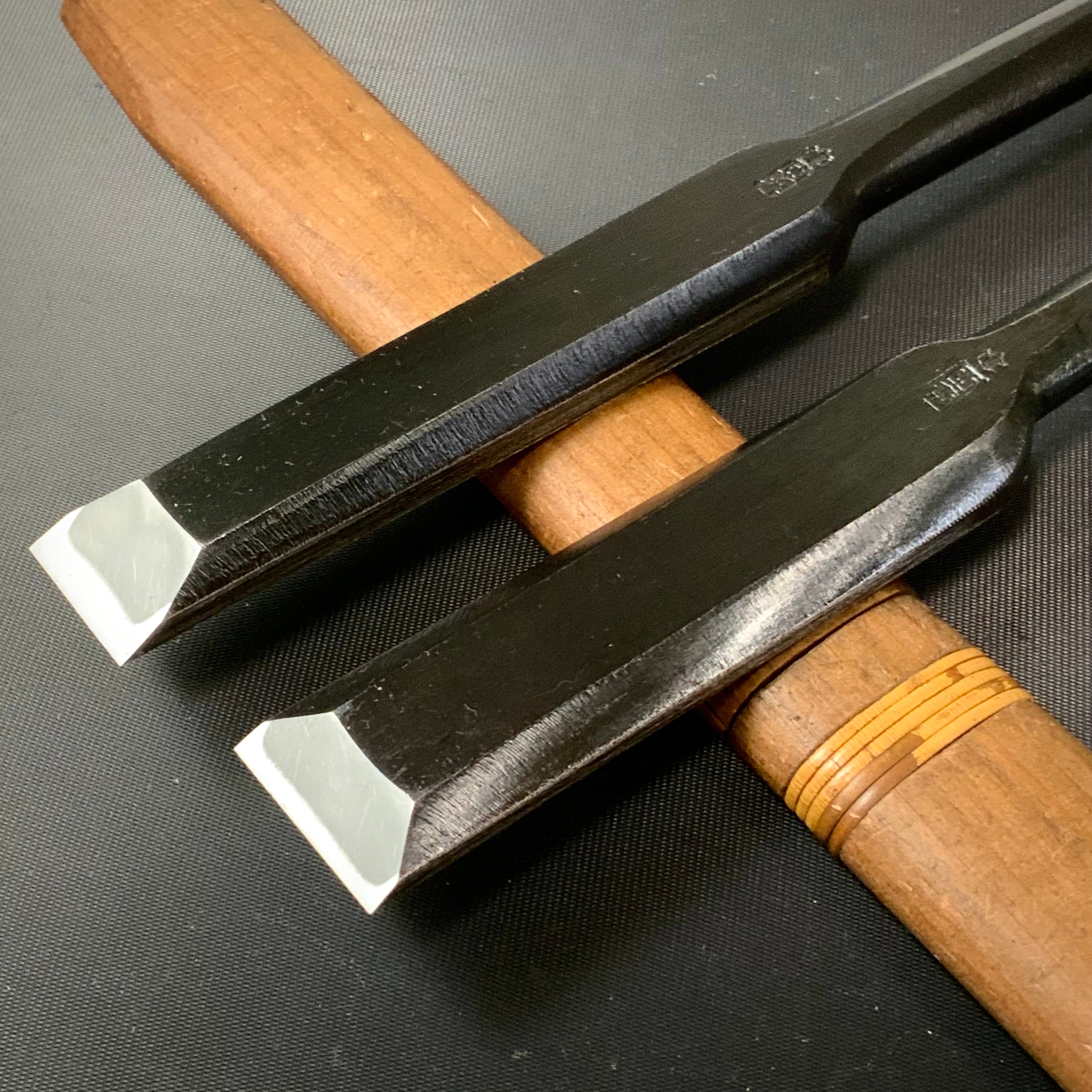 Tasai Fusetsu Slick Chisels (Anayanomi) 田斎風雪 香の突穴屋鑿 24,30mm