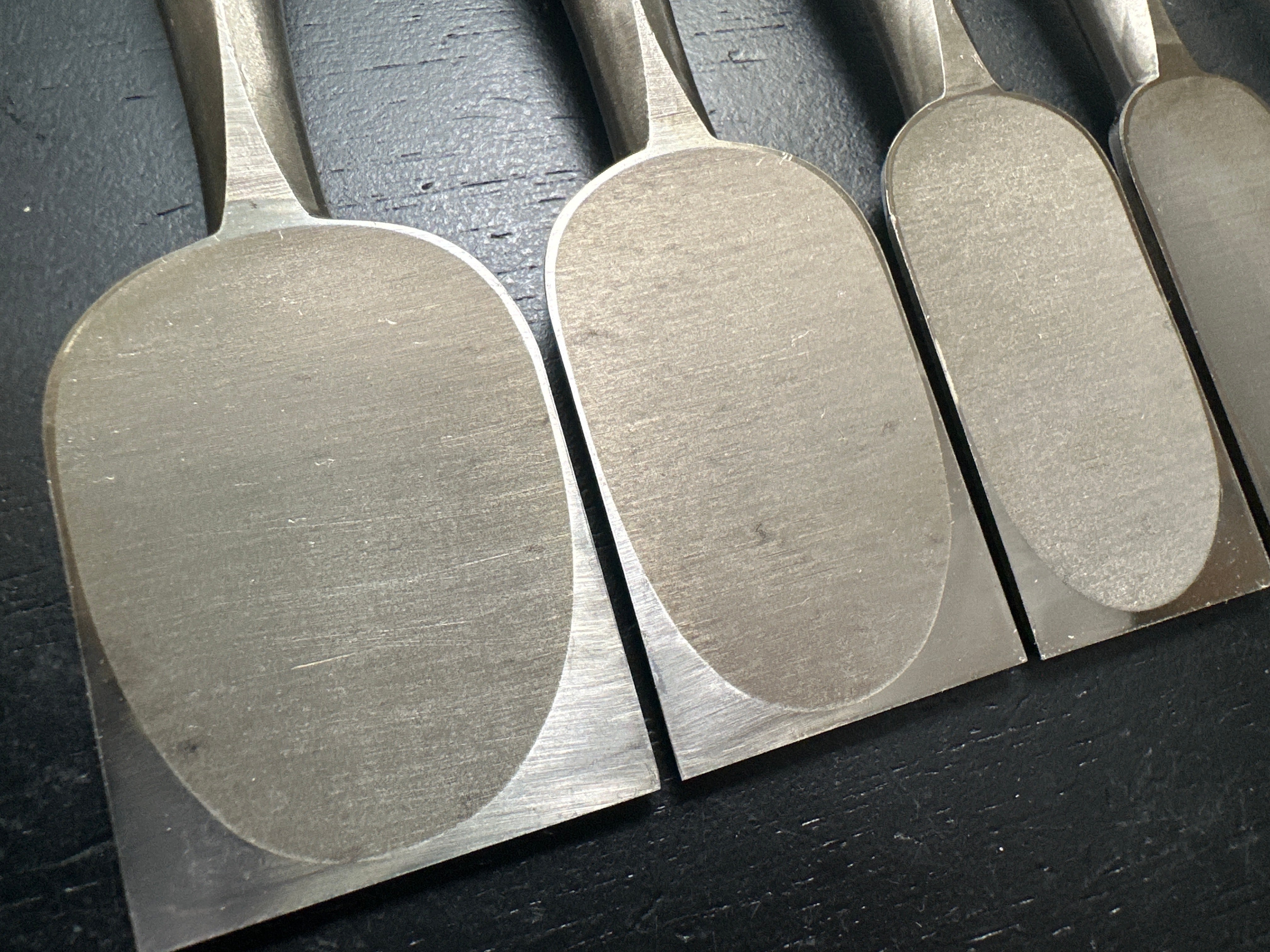 Old stock Yoshihiro Bench chisels White Steel 掘出し物 芳弘 追入10本組鑿 Oiirenomi