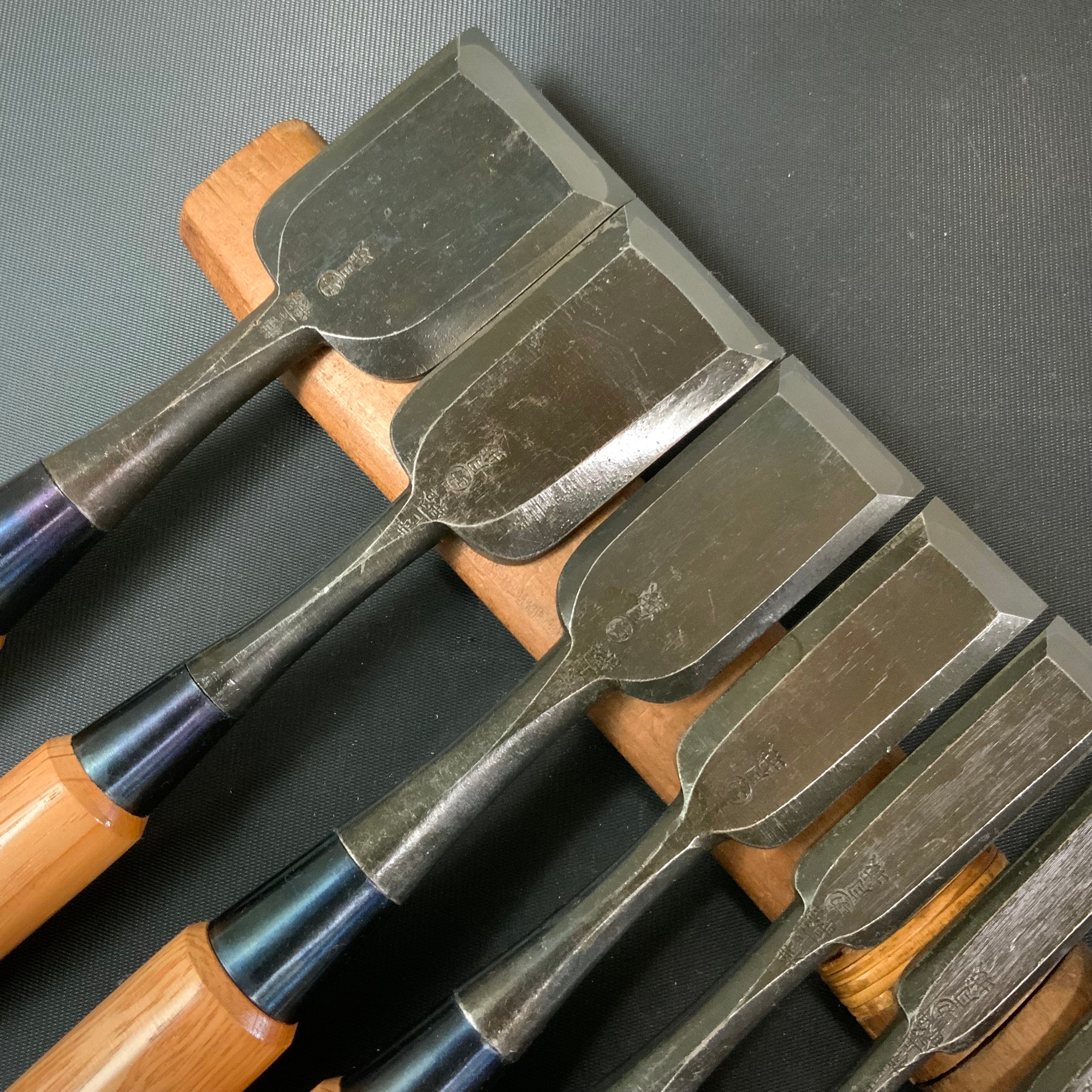 Tsukishiro Bench chisels set 10 Piece 月城 追入組鑿 白樫柄 Oirenomi