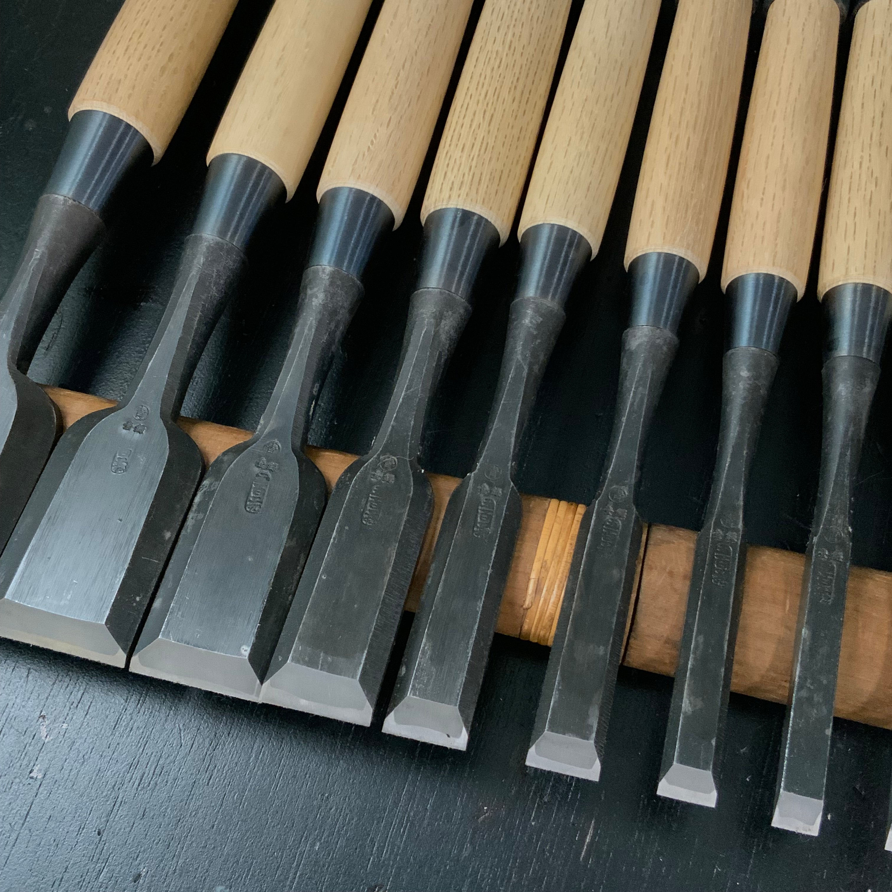Ioroi Bench chisels set (Oirenomi) by Blue steel 五百蔵作 追入組鑿 青紙鋼
