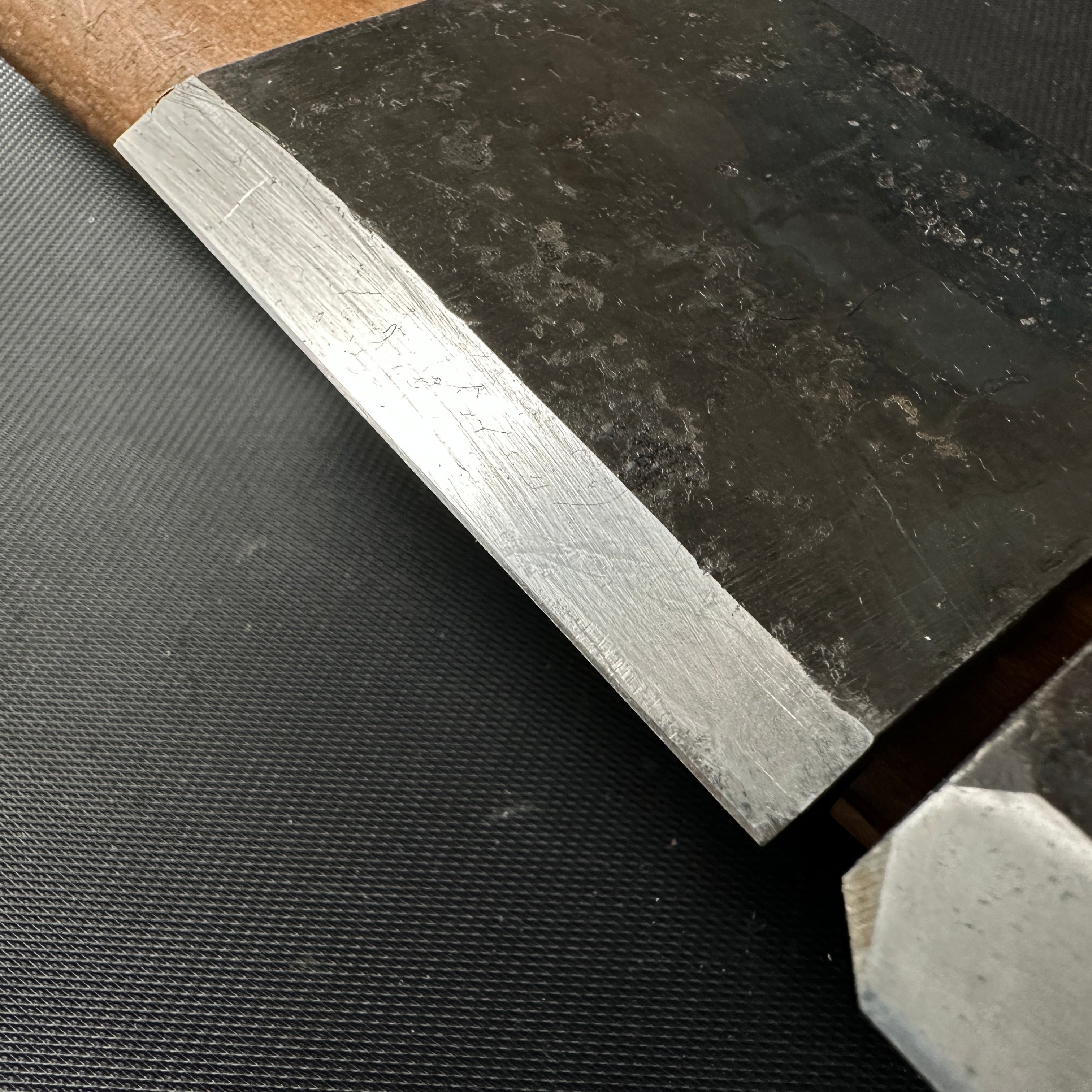 Old stock Kanesuke Smoothing Plane (Kanna) by Tsutsumitomoichi koyoshiya Body 掘出し物 堤朋一作 カネ助 仕上げ鉋 70mm