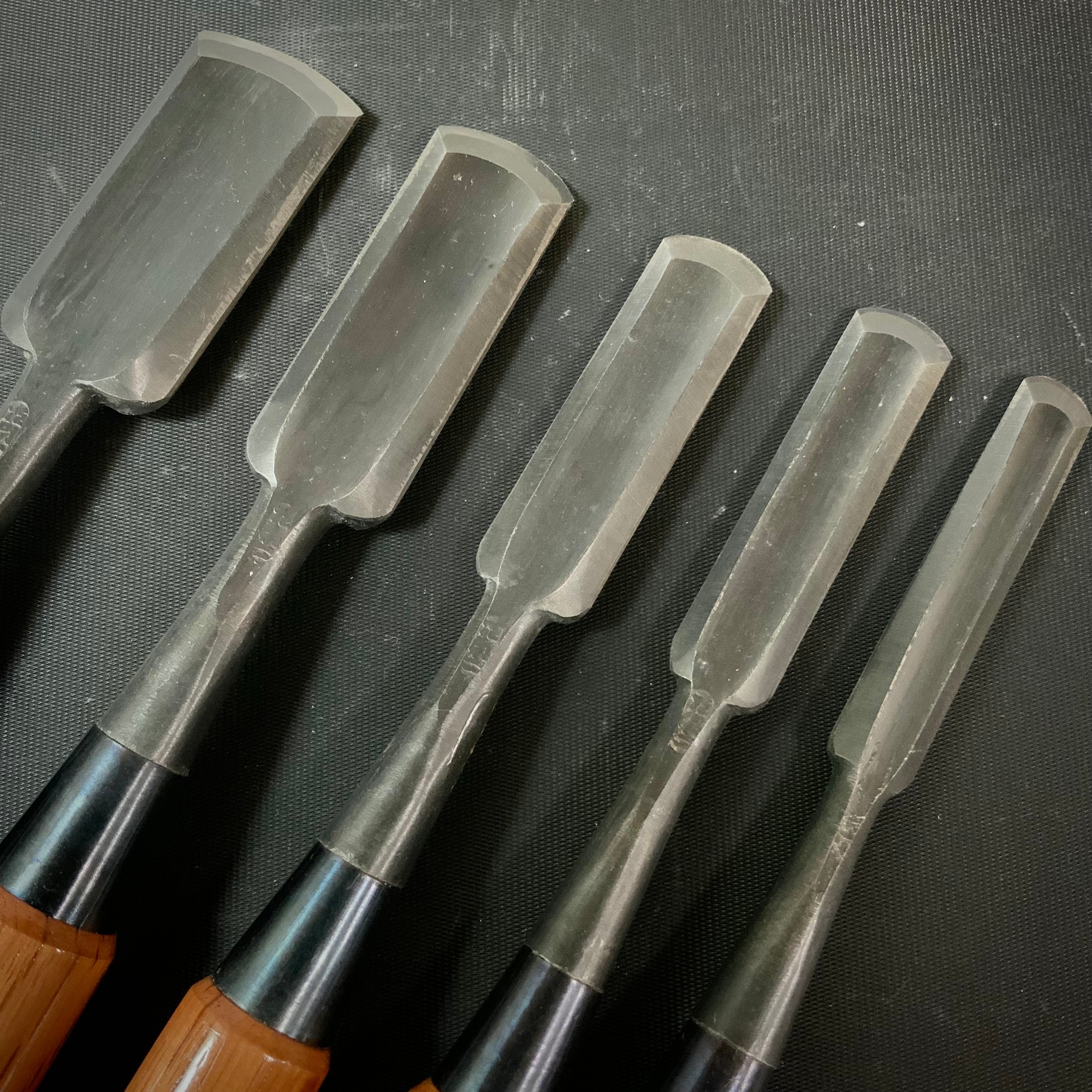 Fujihiro Soto maru chisels set with White steel 二治弘 外丸組鑿 Sotomarunomi