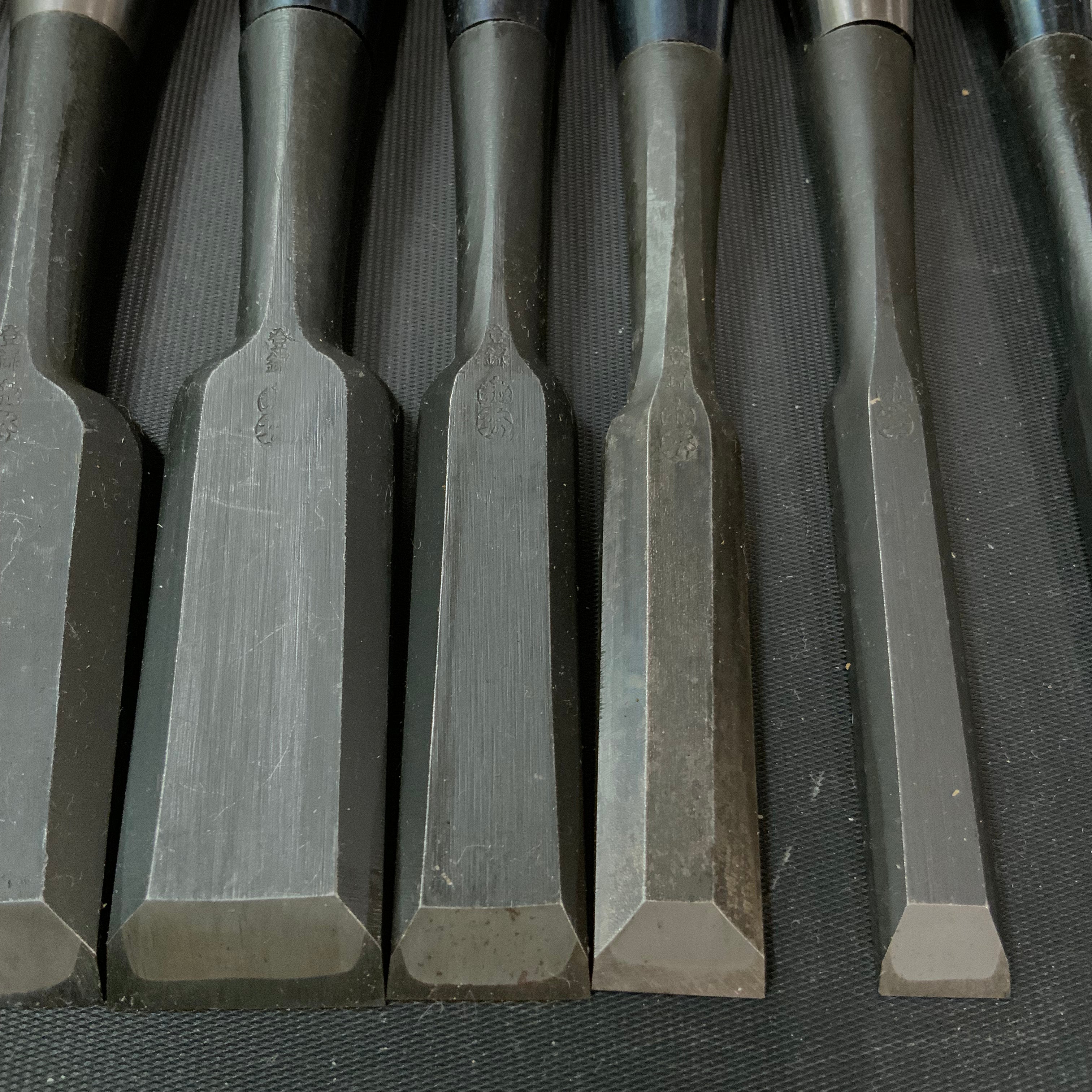 #M144 Mixed set for beginner Bench chisels set by unknown smith バラ鑿合わせ 初心者におすすめ 追入組鑿作者不明