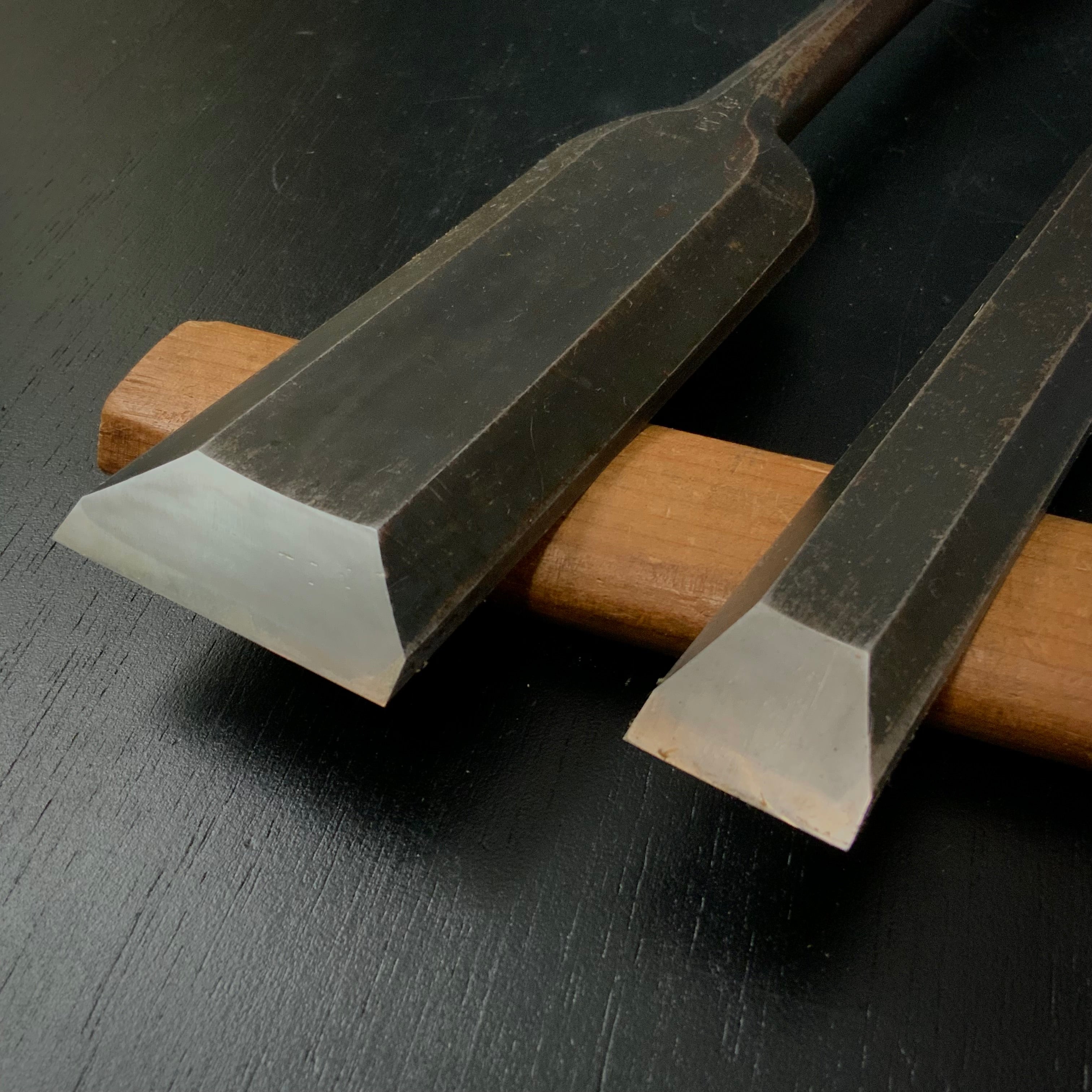 Old stock Hiromasa Slick Chisels set (Ootsuki-nomi, Hontsuki-Nomi) 掘出し物 弘正 本突き組鑿 48,24mm