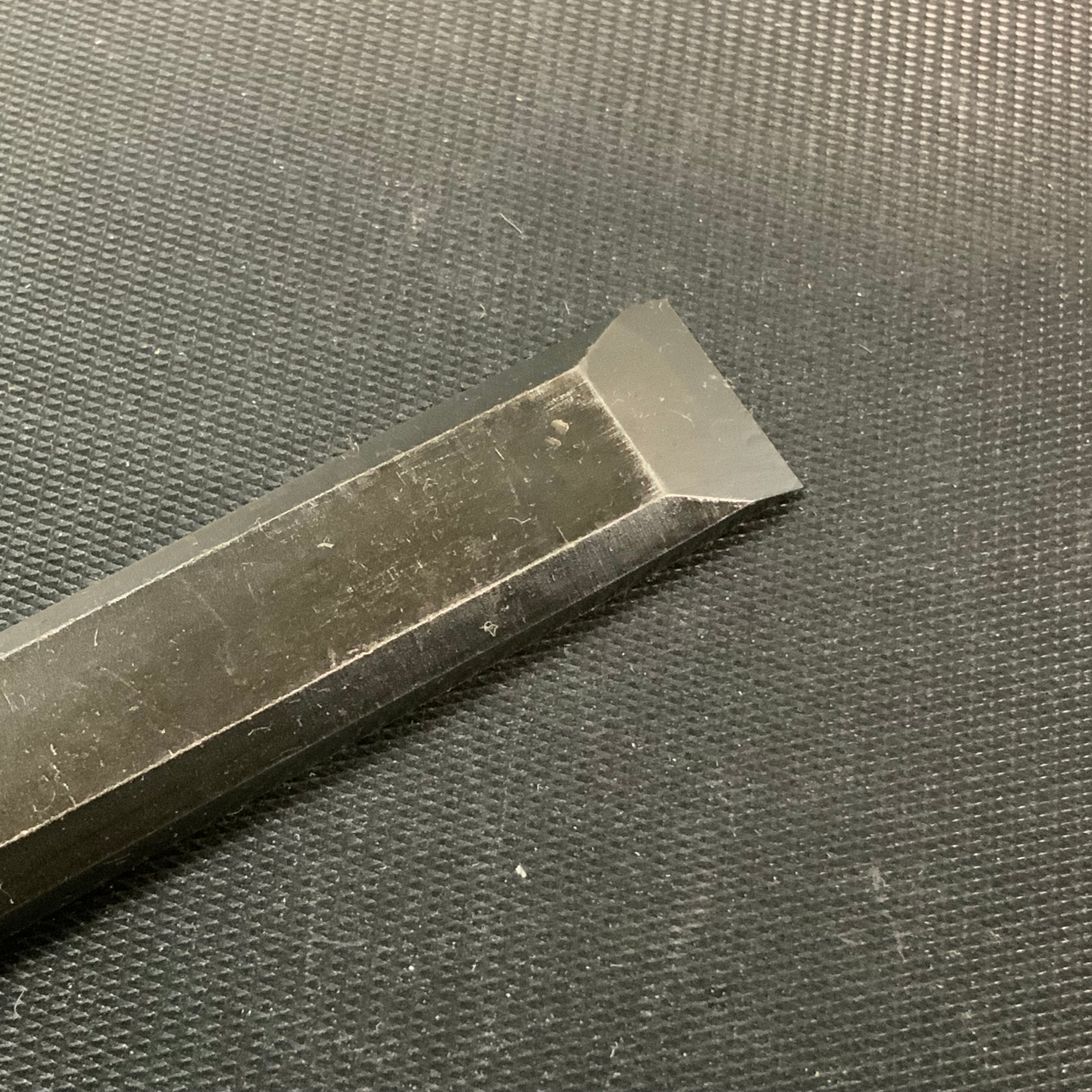 Old stock Yoshihiro Paring chisels (Usunomi) with white steel 掘出し物 義廣 薄鑿 12mm