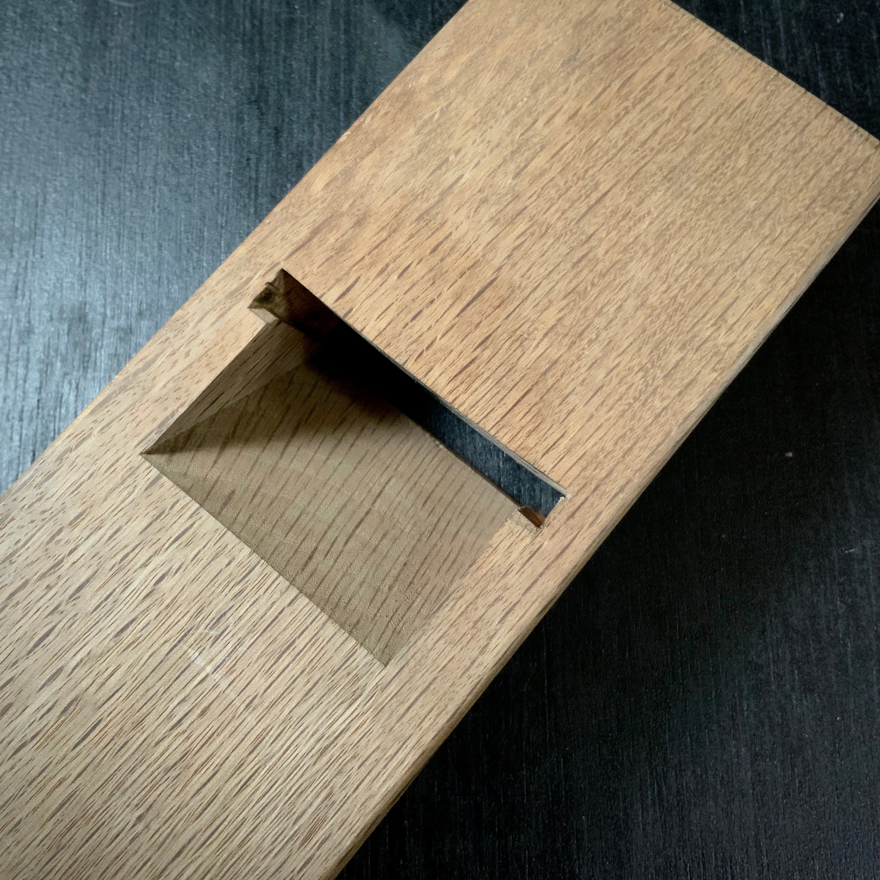 Standing Plane by Toubei (Dainaoshi Kanna) 藤兵衞作 台直鉋 段付