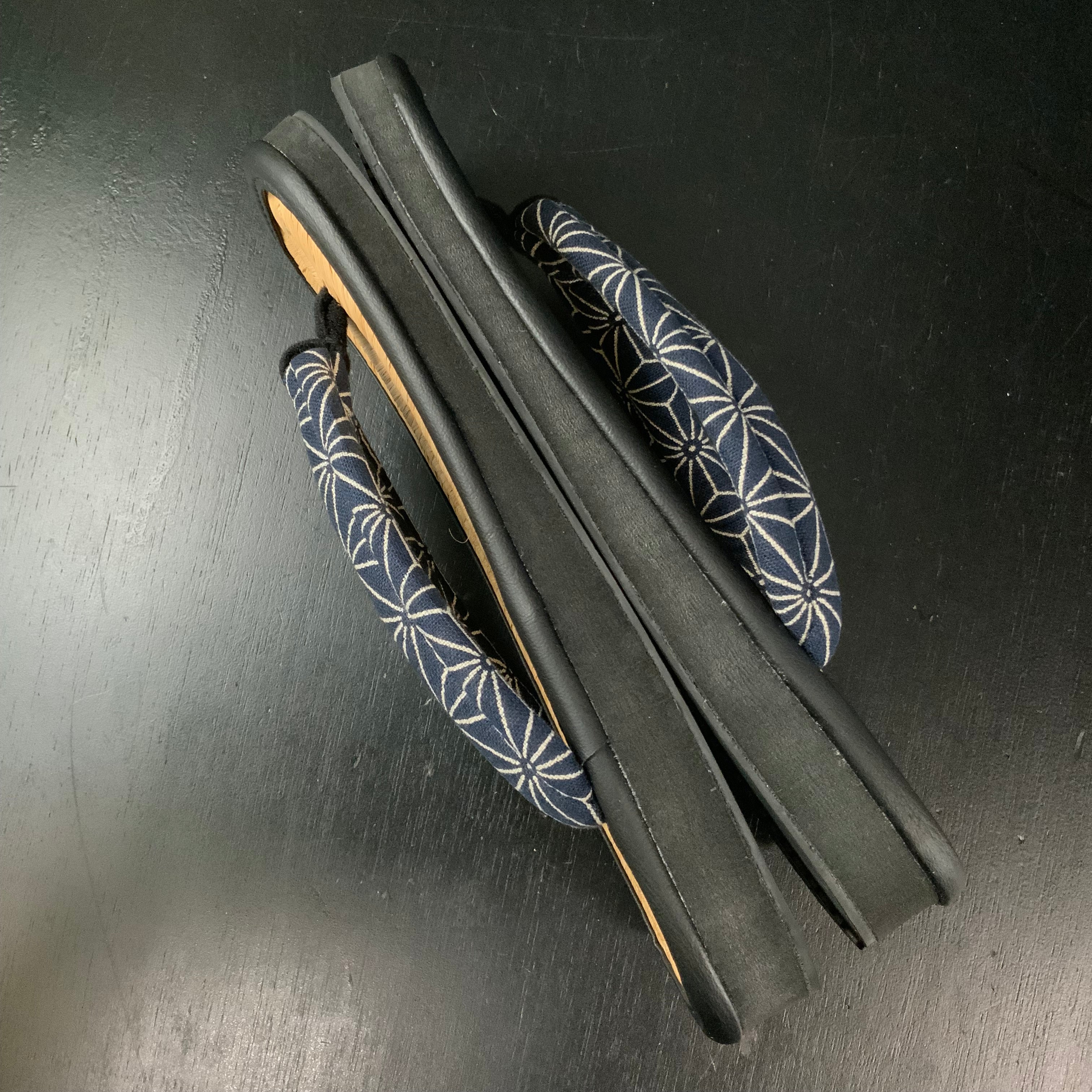 Hand-made Traditional Japanese Bamboo Sandals Brown bamboo(CHIKUSUI) 竹粋 茶竹 草履 「ぞうり」手作り LL