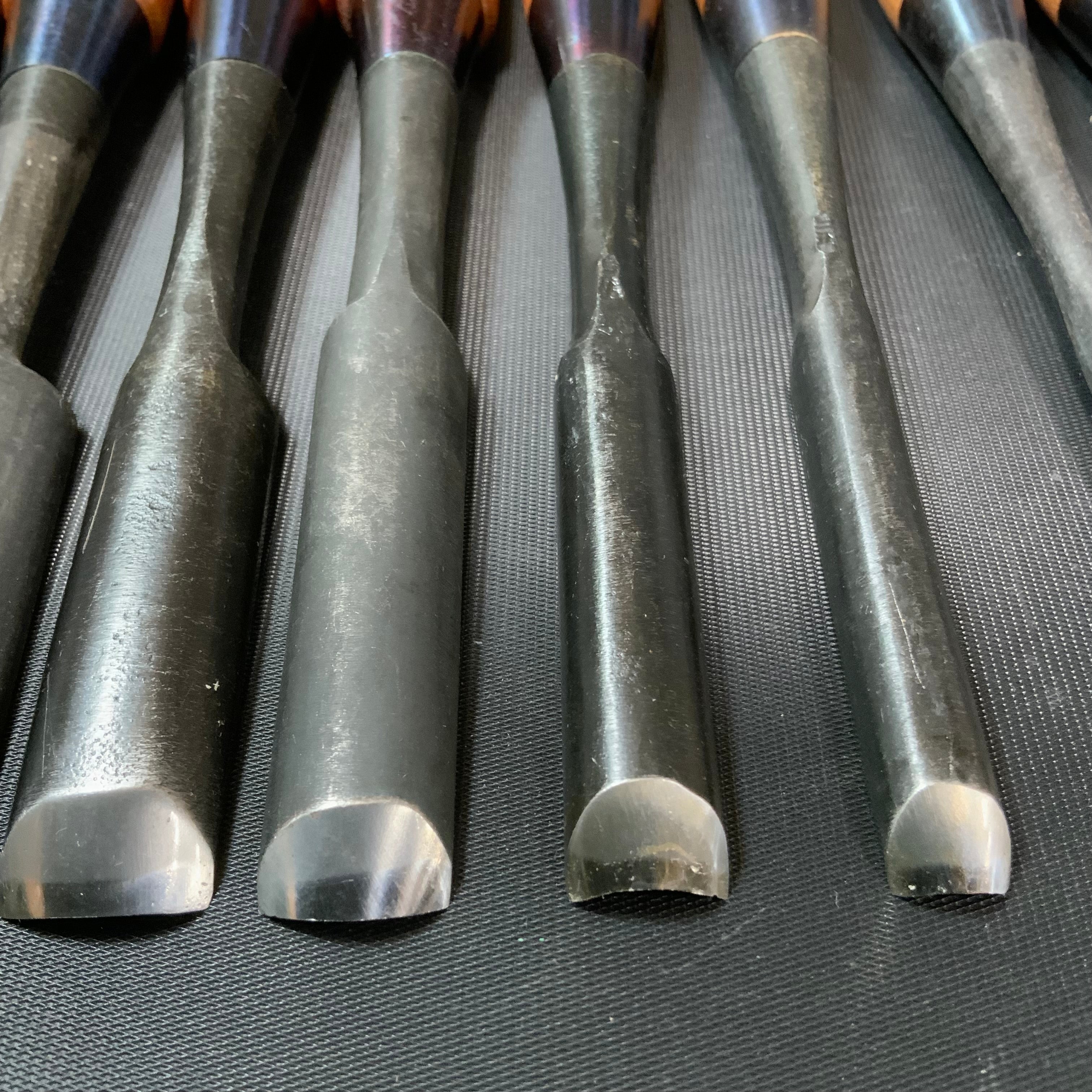 #13 Old stock Uchi maru bench chisels set with white steel 掘出し物 内丸追入組鑿 10本組 Uchimarunomi