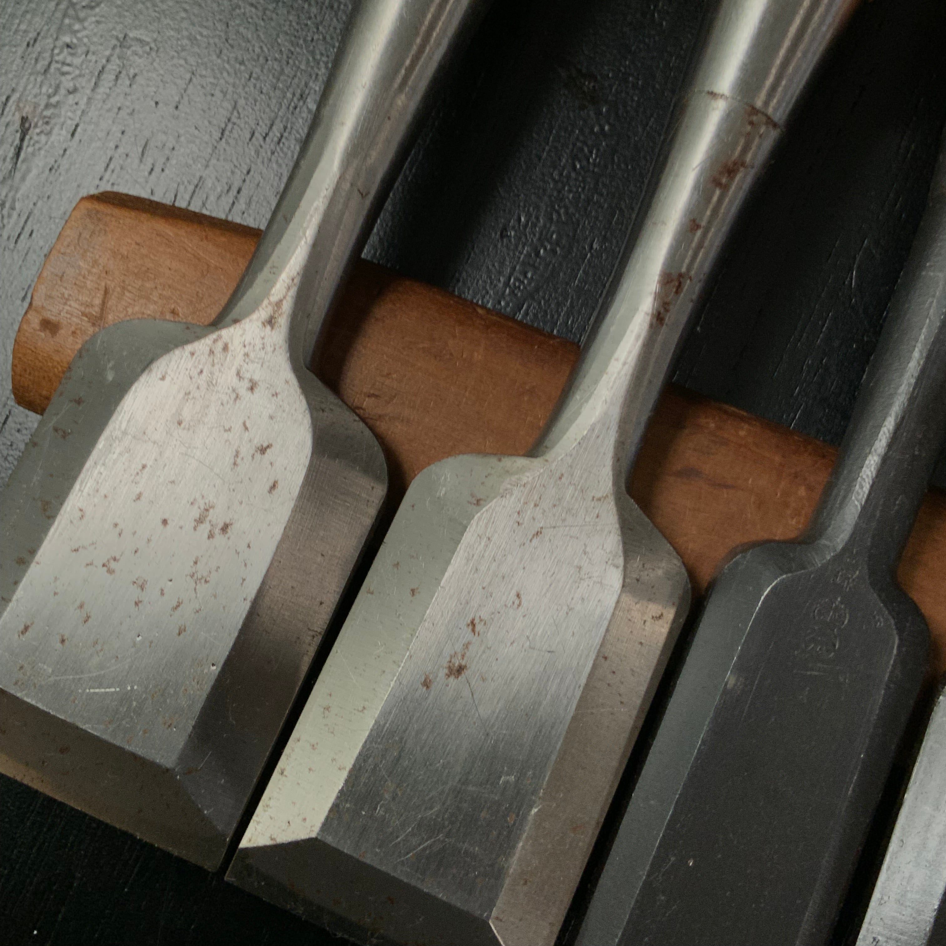 #M185 Mixed set Bench chisels set for beginner by unknown smith バラ鑿合わせ 初心者におすすめ 追入組鑿作者不明