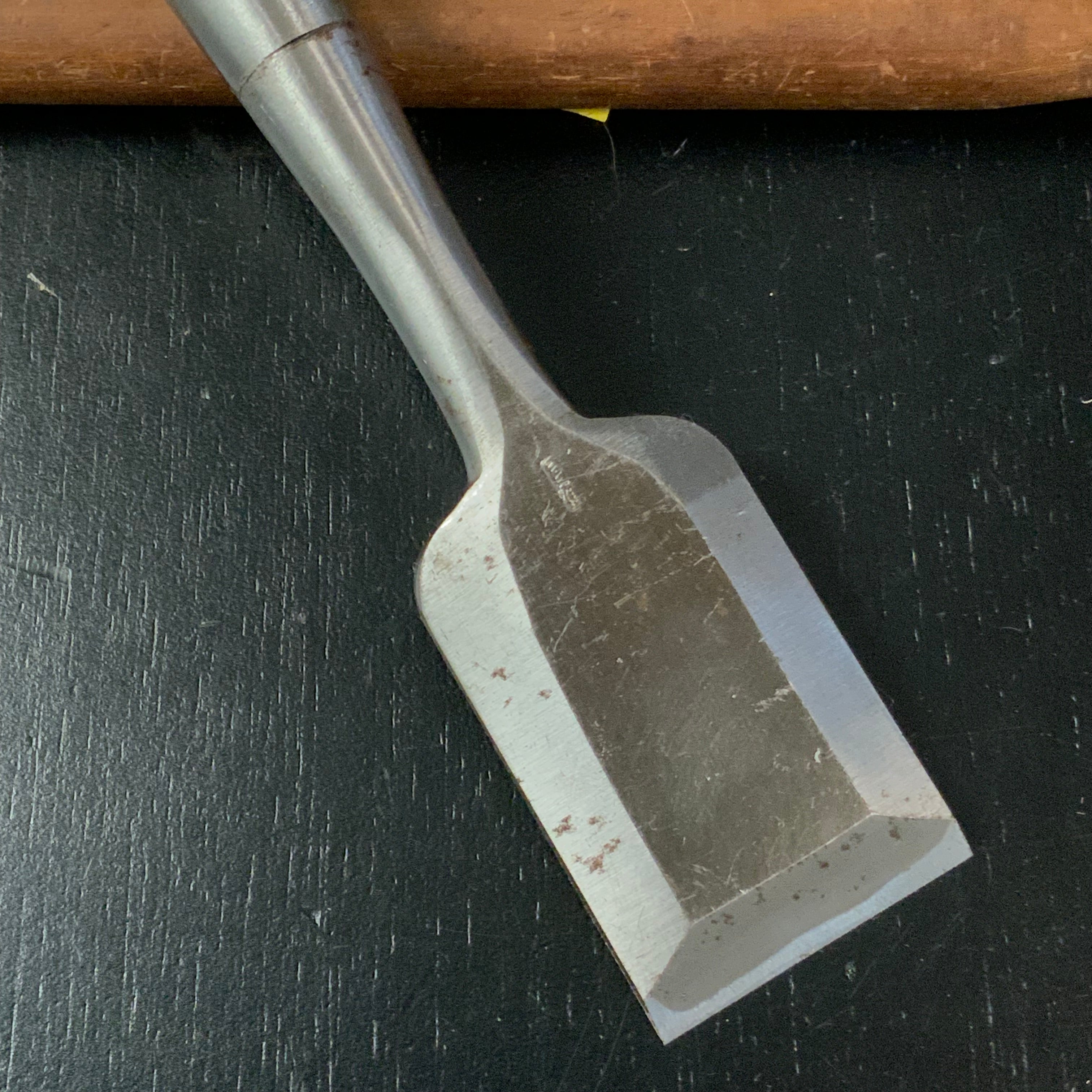 Old stock Kunitsuru Bench chisels (Oirenomi) with white steel 掘出し物 國鶴 追入鑿 四つ裏 oirenomi 36mm