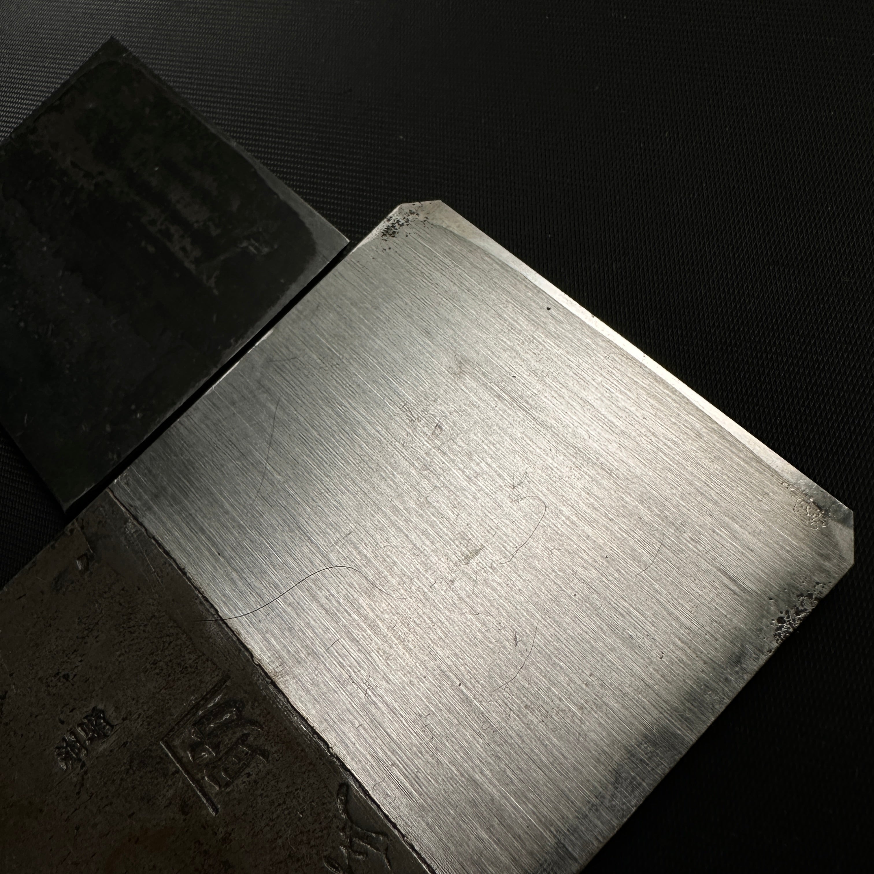 Old stock Kanesuke Smoothing Plane (Kanna) by Tsutsumitomoichi koyoshiya Body 掘出し物 堤朋一作 カネ助 仕上げ鉋 70mm