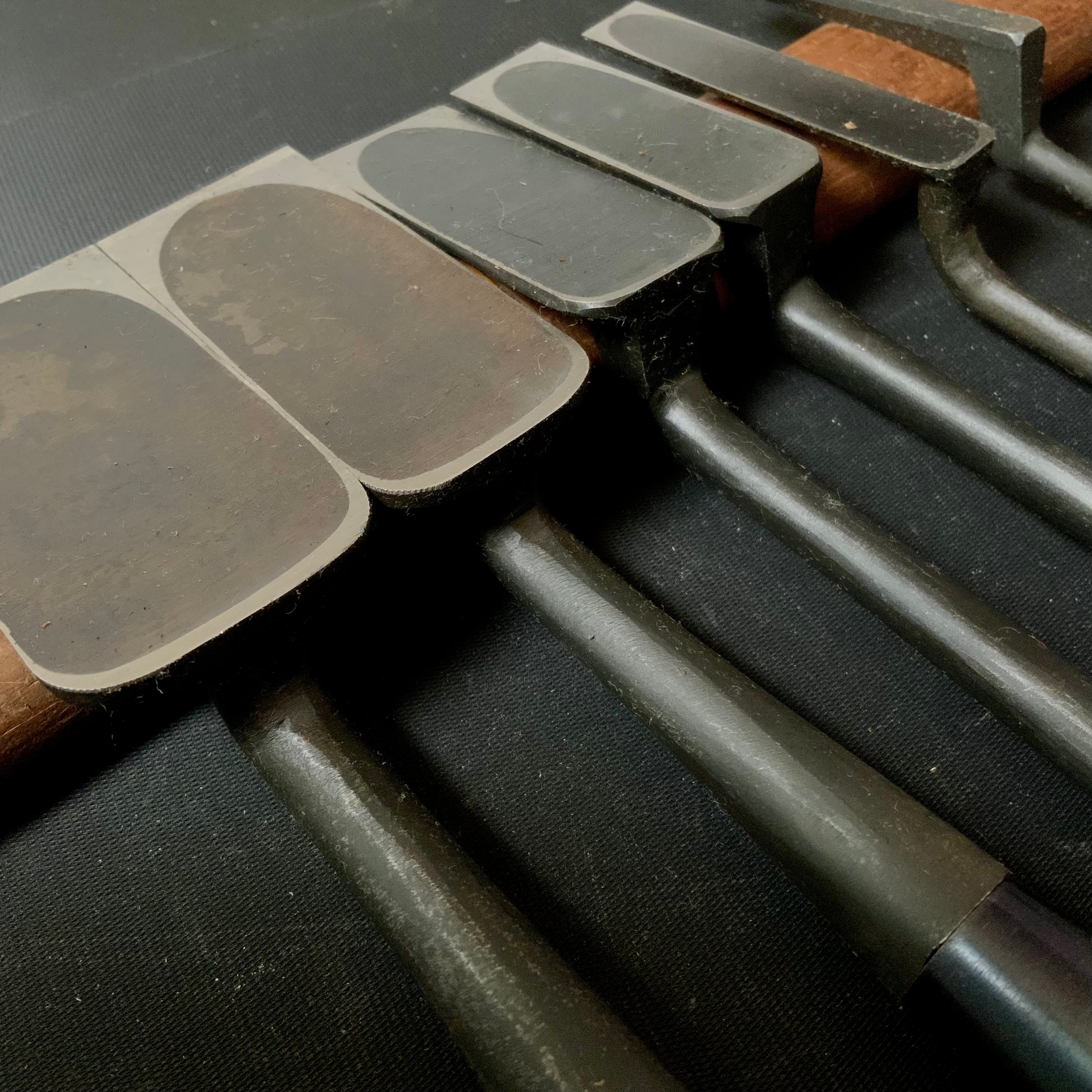 Old stock Kunitsuru Trowel chisel (Kote nomi) Dovetail type 掘出し物 國鶴 鎬型 鏝鑿