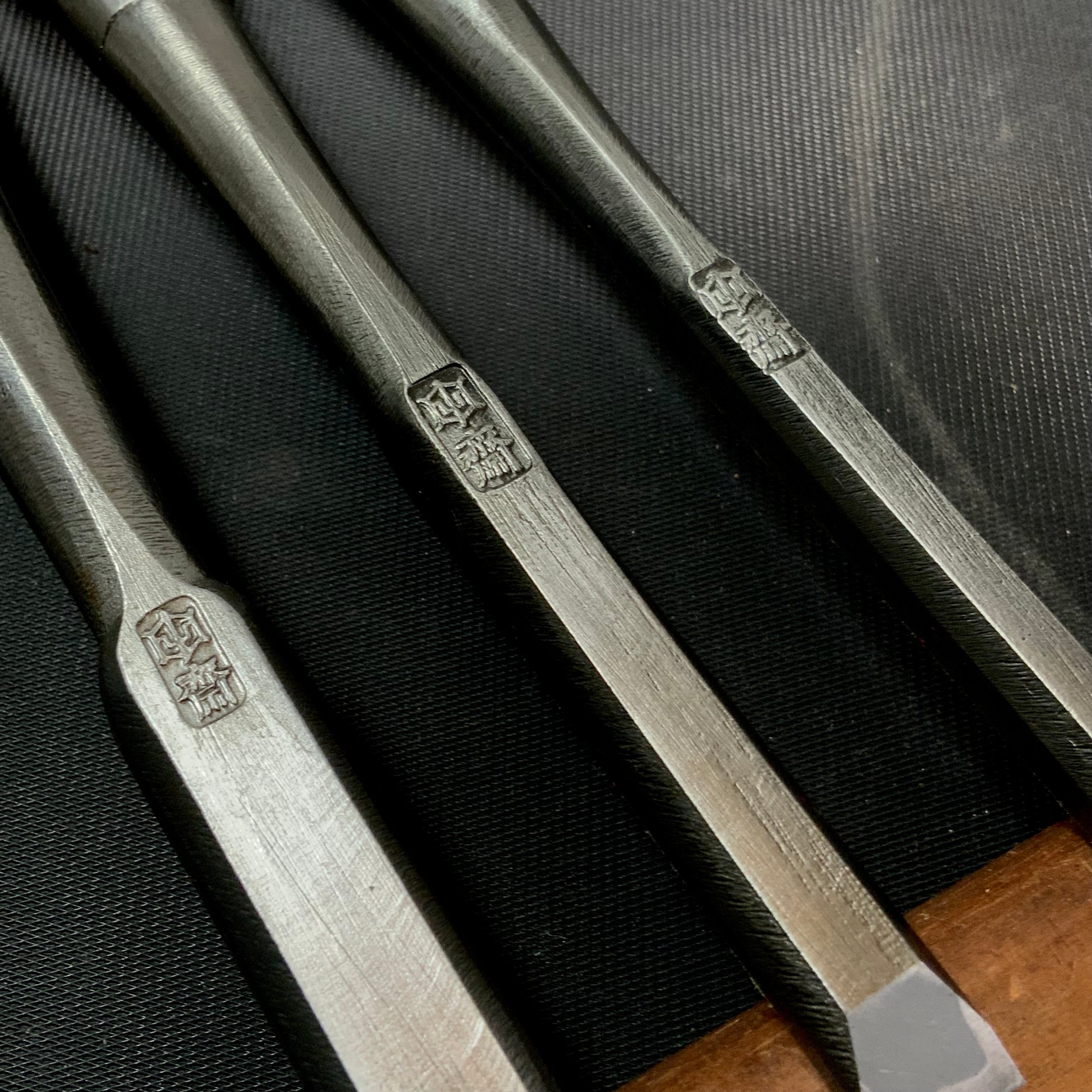 Tasai Special Bench chisels (Oirenomi) with blue steel 田斎作 磨き仕上 追入鑿 7mm / 10mm / 13mm