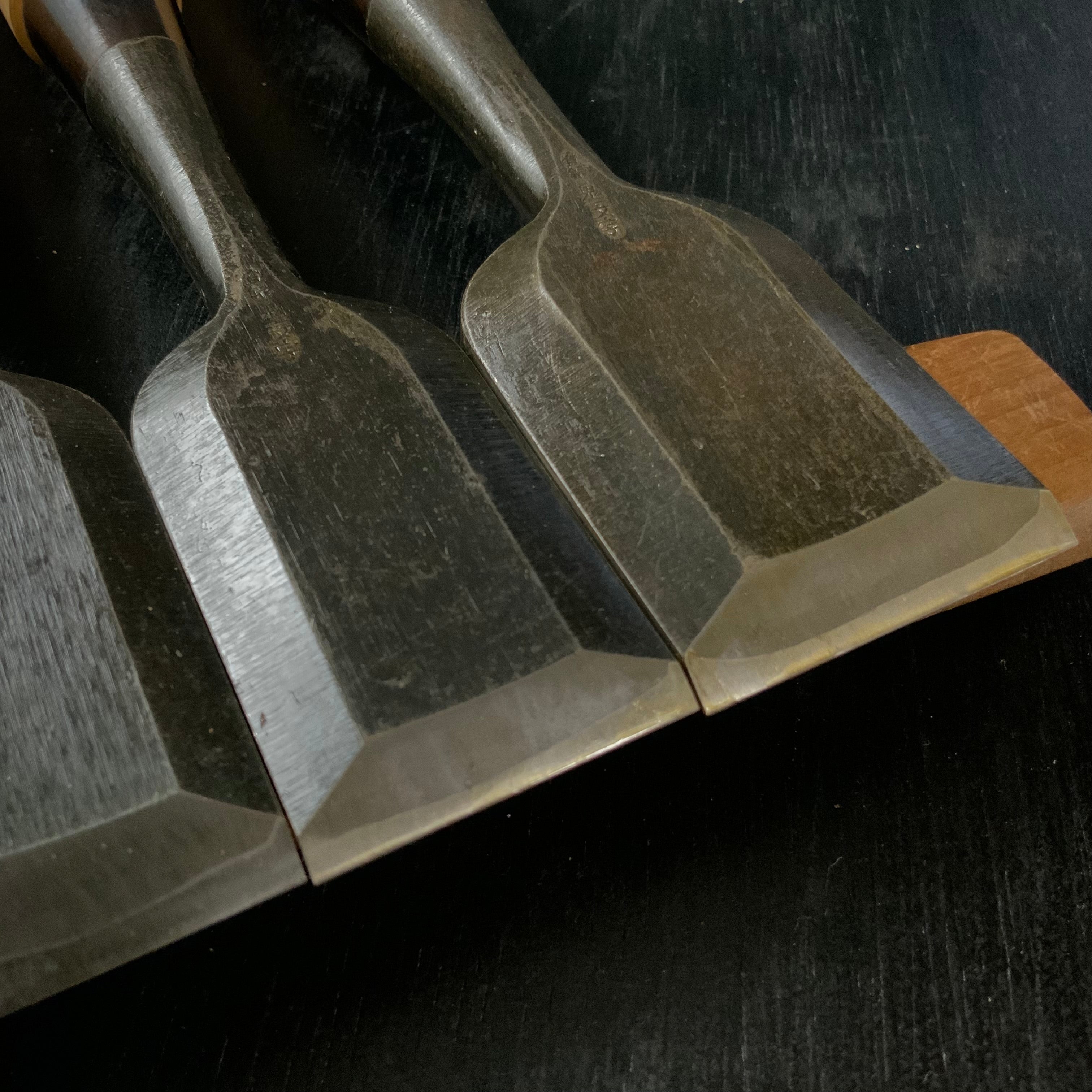 Old stock Oni-Ichimonji Bench chisels set 掘り出し物 鬼一文字 追入10本組鑿 Oiirenomi